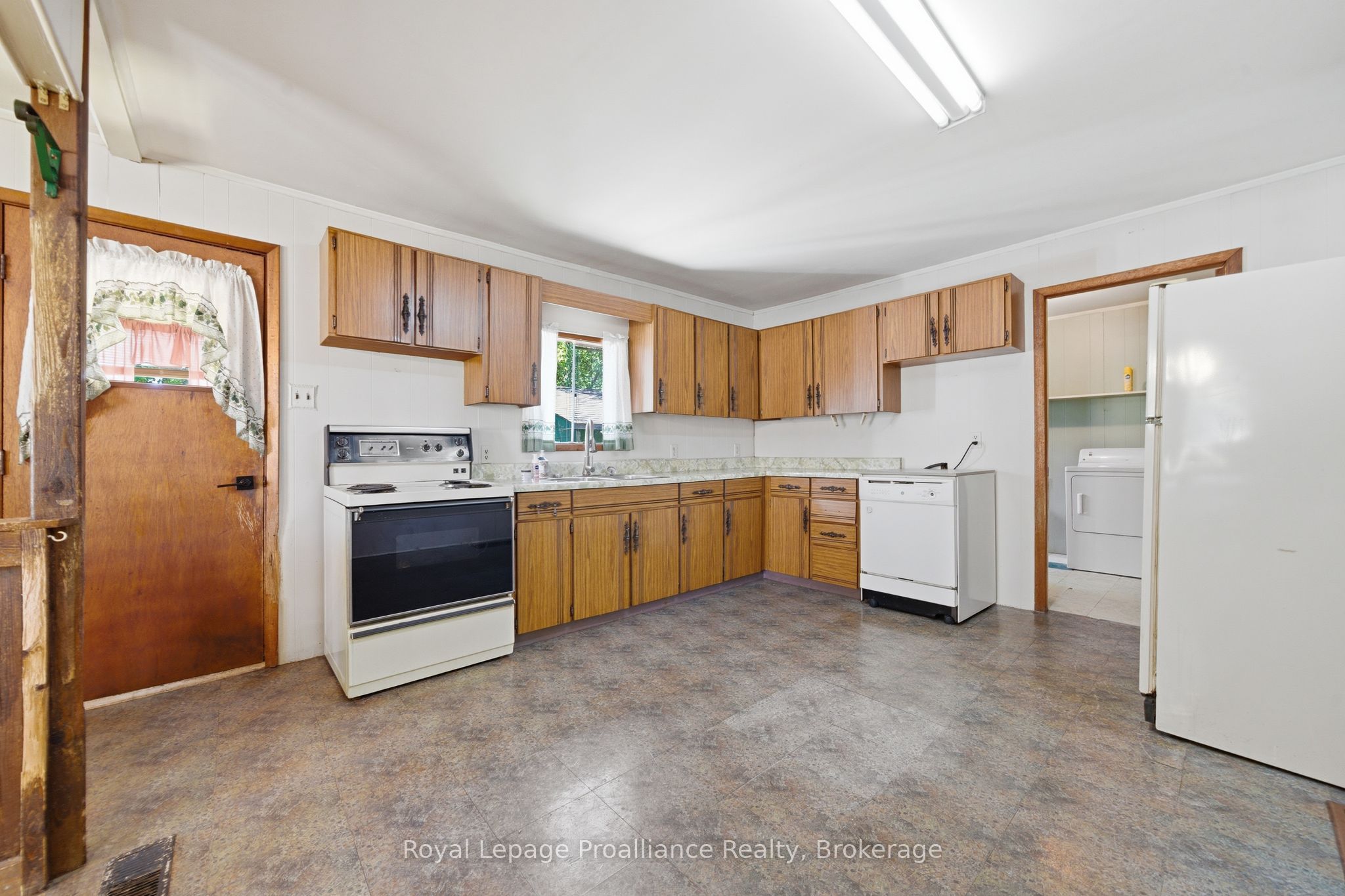 12310 Highway 41, Addington Highlands, ON K0H 2G0 photo 5