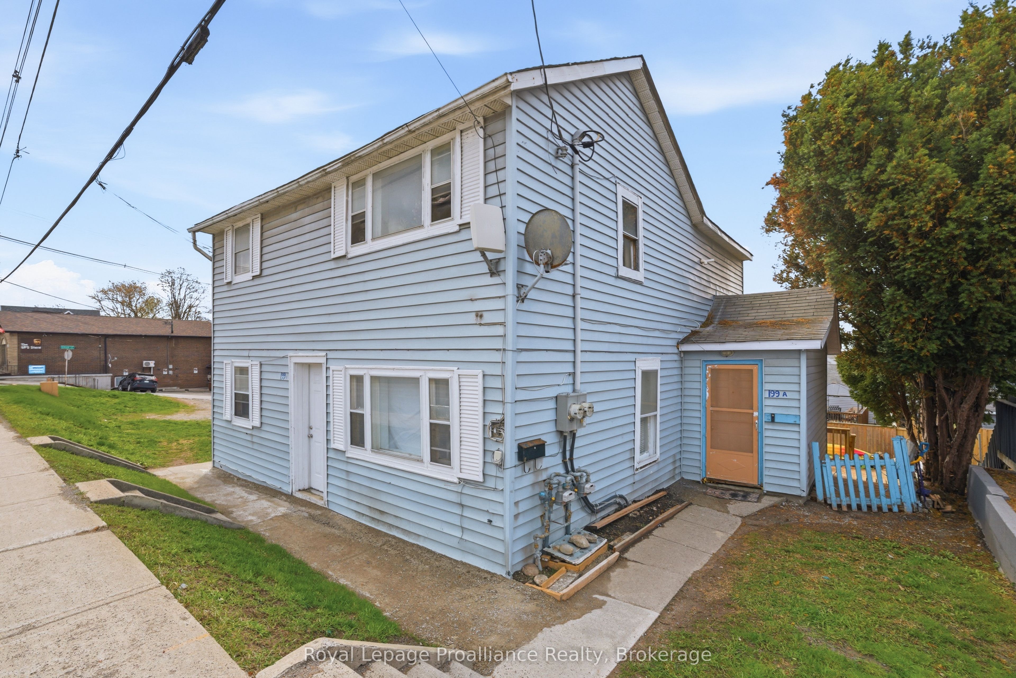 199 Dundas Street E, Quinte West, ON K8V 1L8 photo 3