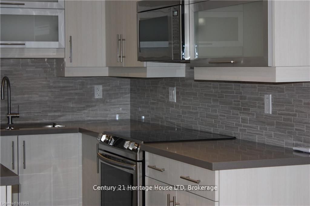 238 Bertie Street 1, Fort Erie, ON L2A 1Z3 photo 2