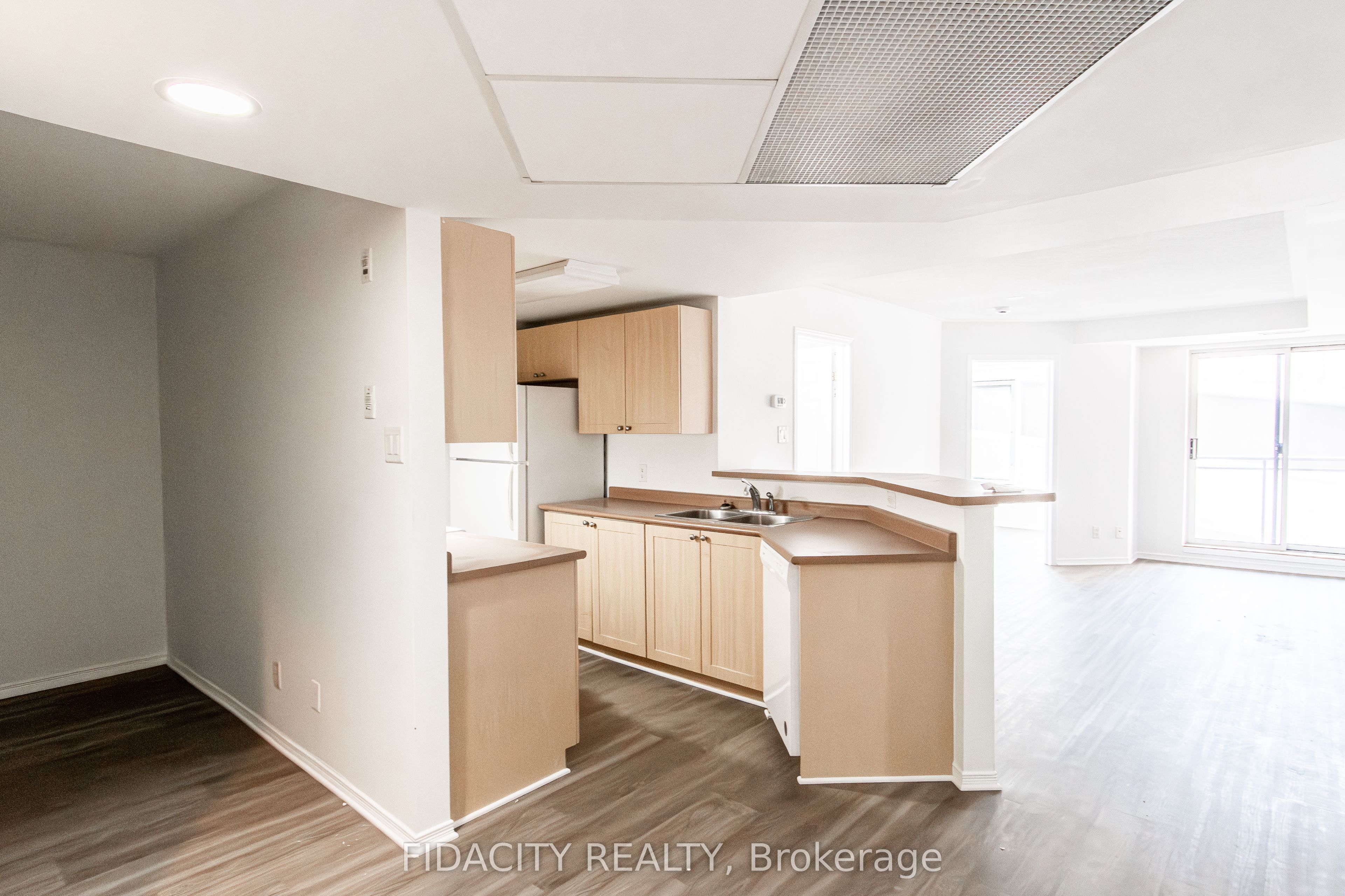 310 Central Park Drive 2A, Carlington - Central Park, ON K2C 4G4 photo 4