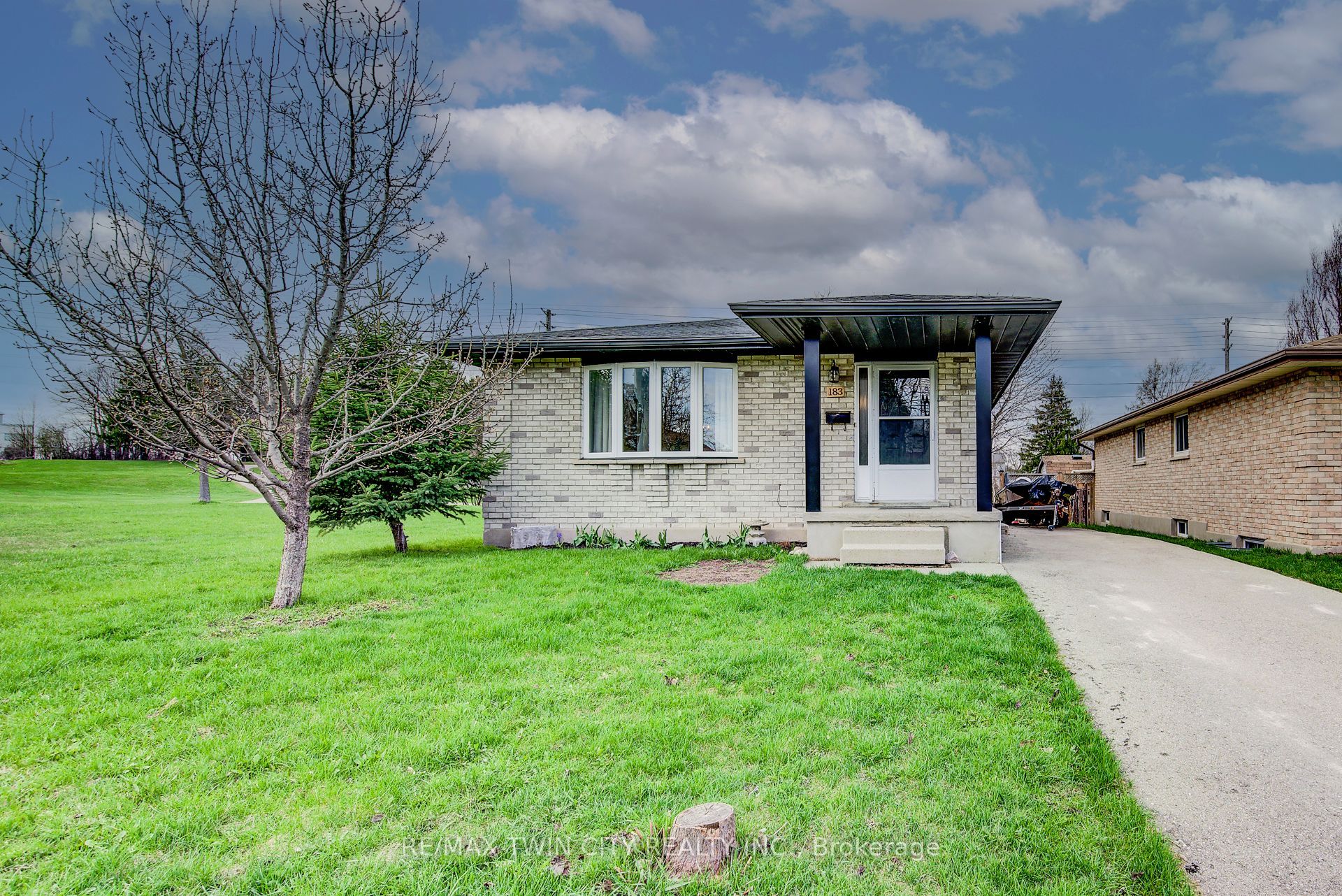 183 Dinison Crescent, Kitchener, ON N2E 2S6 photo 2