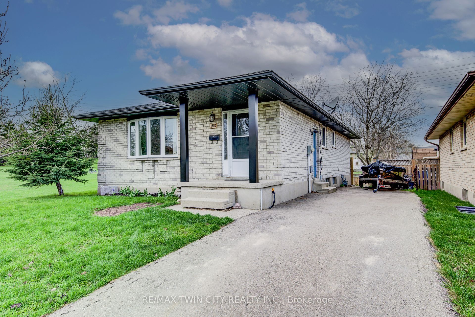 183 Dinison Crescent, Kitchener, ON N2E 2S6 photo 4