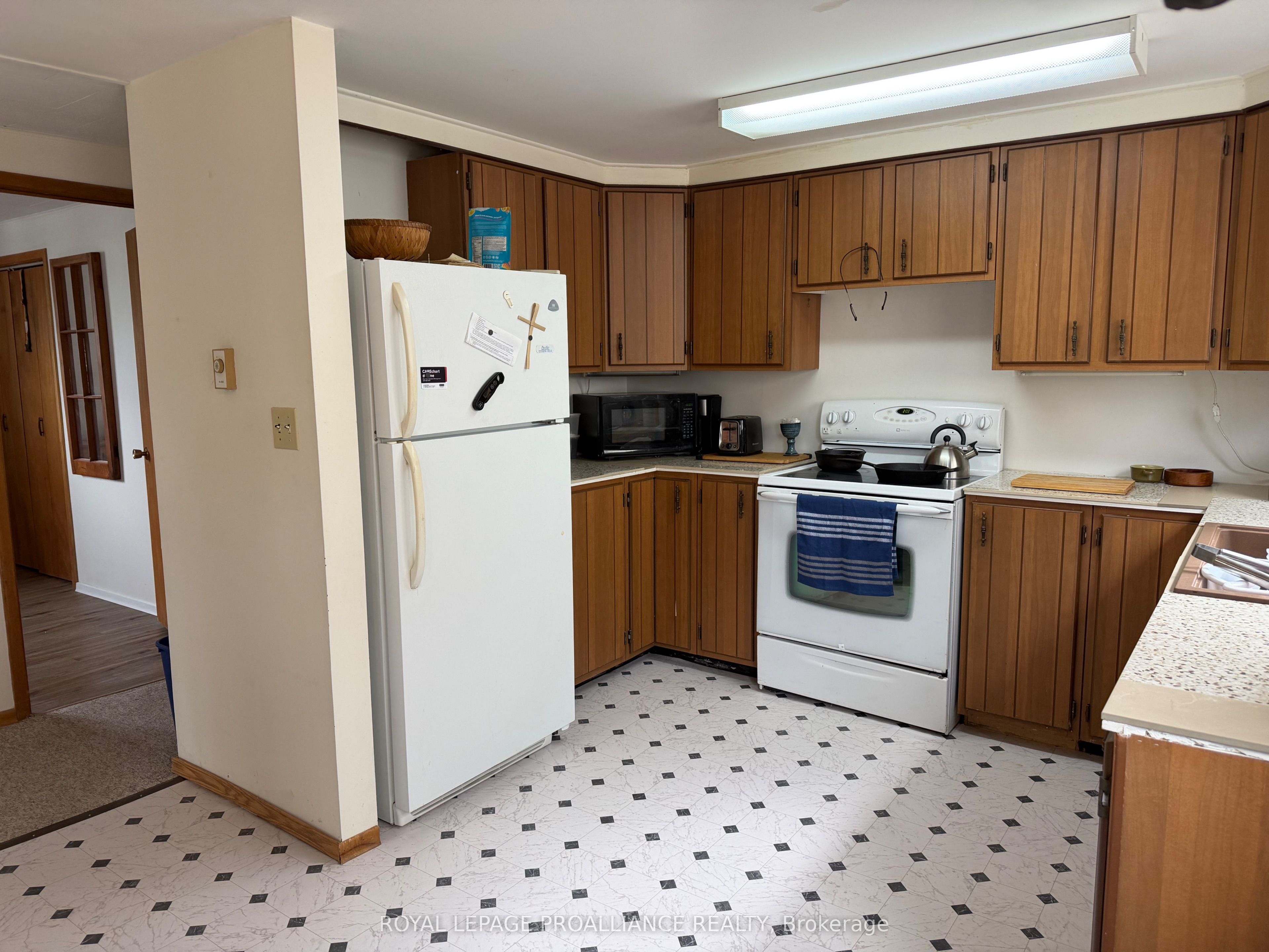 125 James Street W, Brockville, ON K6V 4A3 photo 5