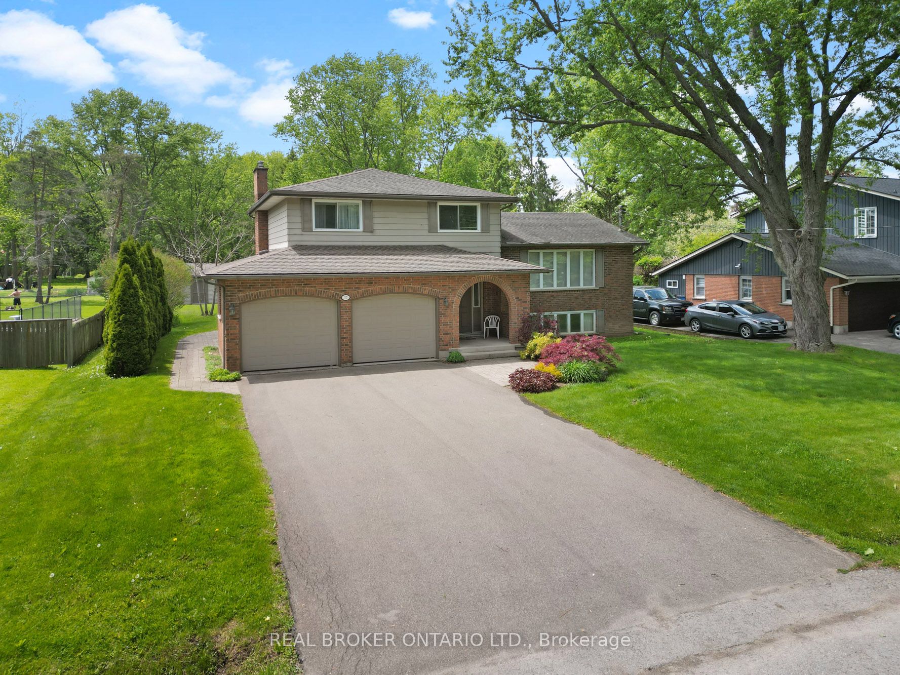 17 Montgomery Road, Welland, ON L3C 2Y2 photo 3