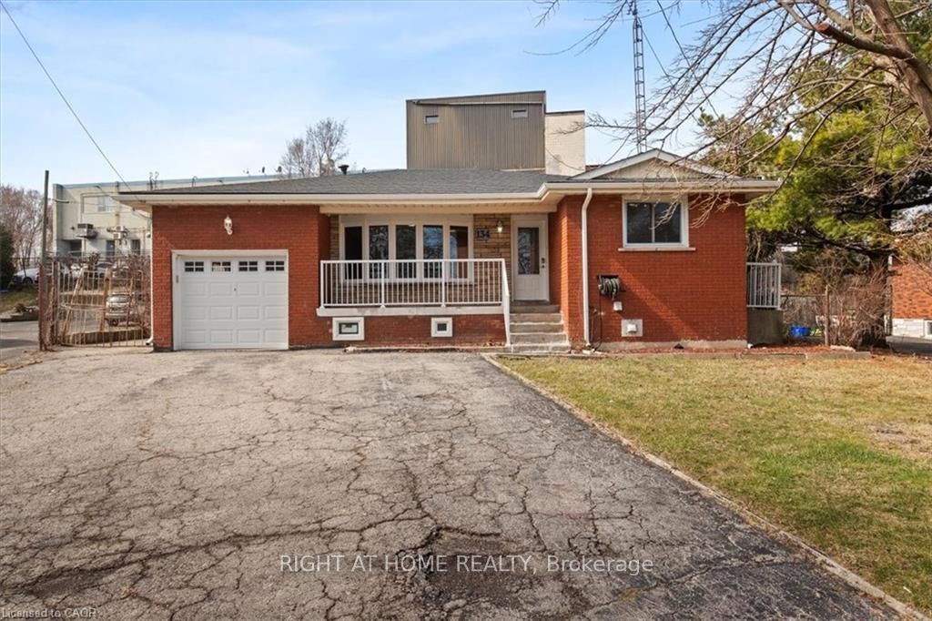 134 Victor Boulevard Lower Level, Hamilton, ON L9A 2V4