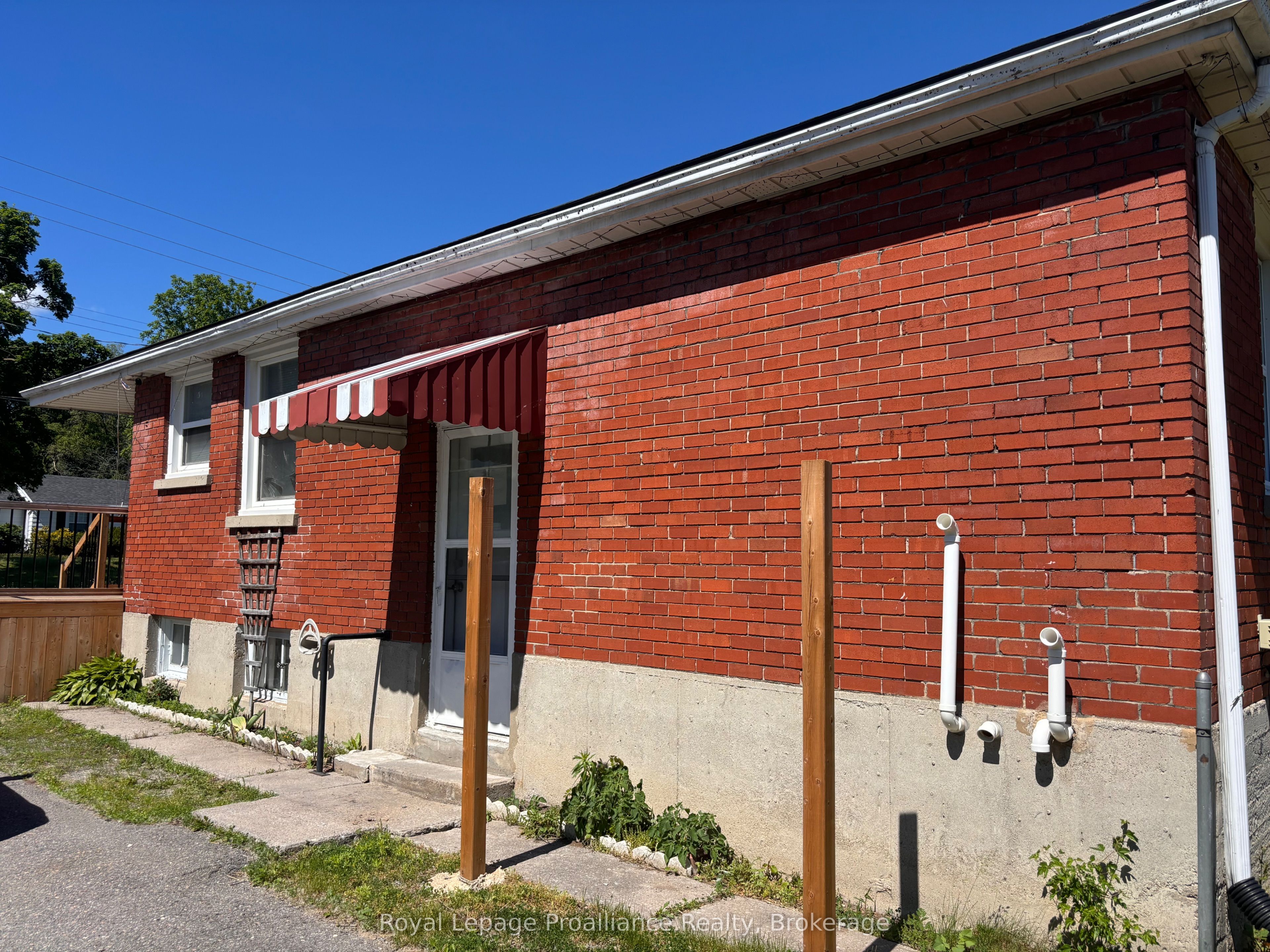 355 Bridge Street E, Belleville, ON K8N 1P7 photo 4
