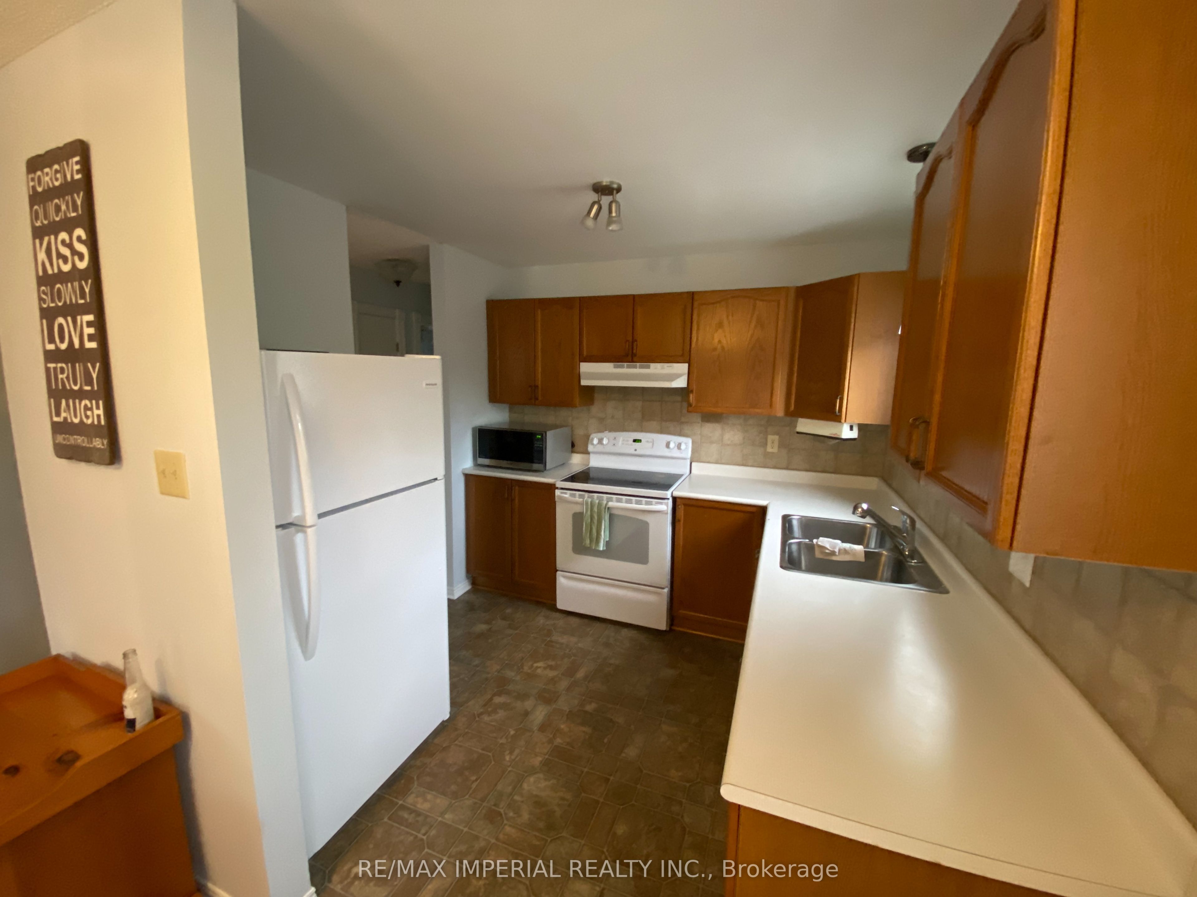 18 Helen Street UNIT 2, Kawartha Lakes, ON K0M 1A0 photo 3