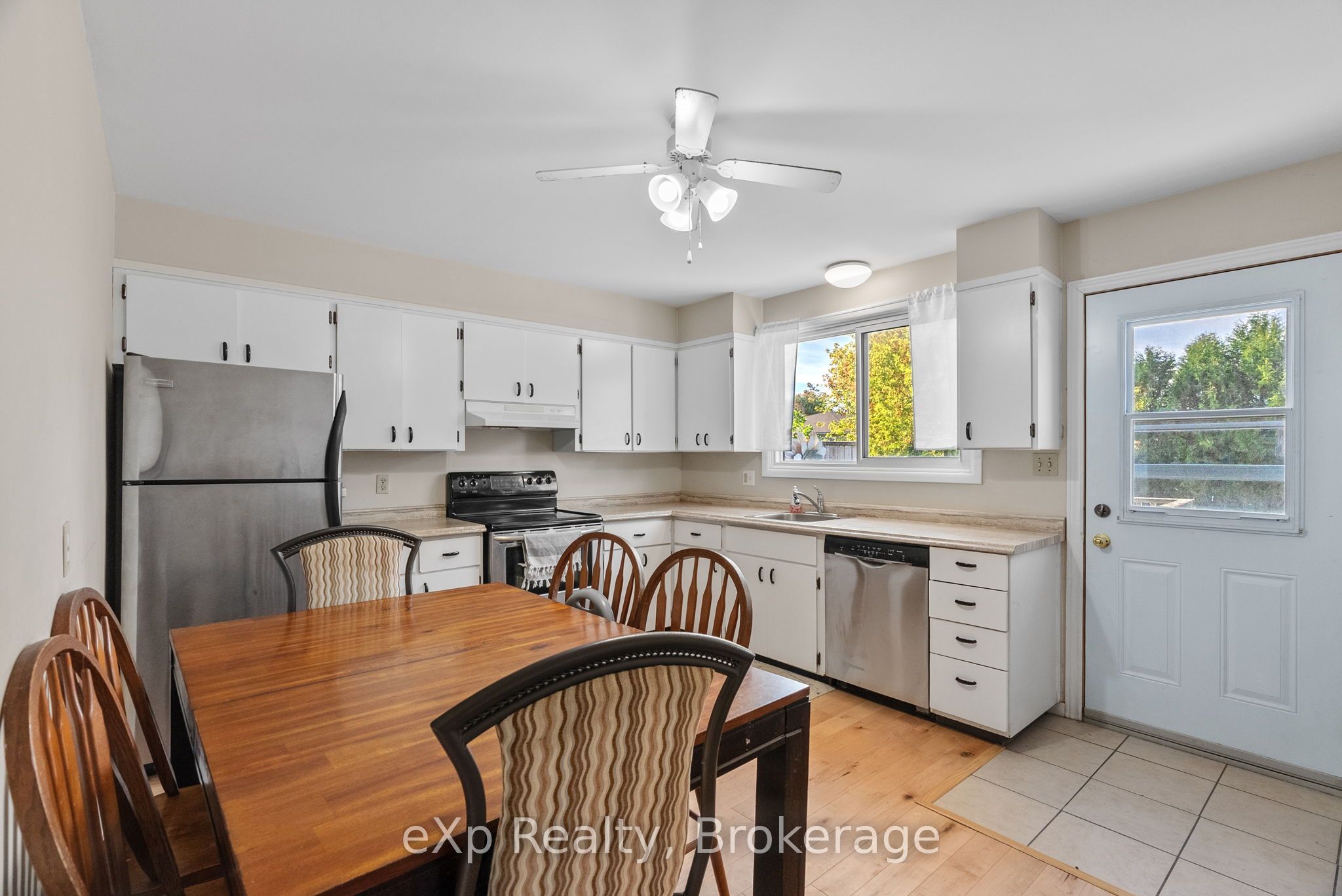 286 Dufferin Street, Stratford, ON N5A 2H2 photo 4