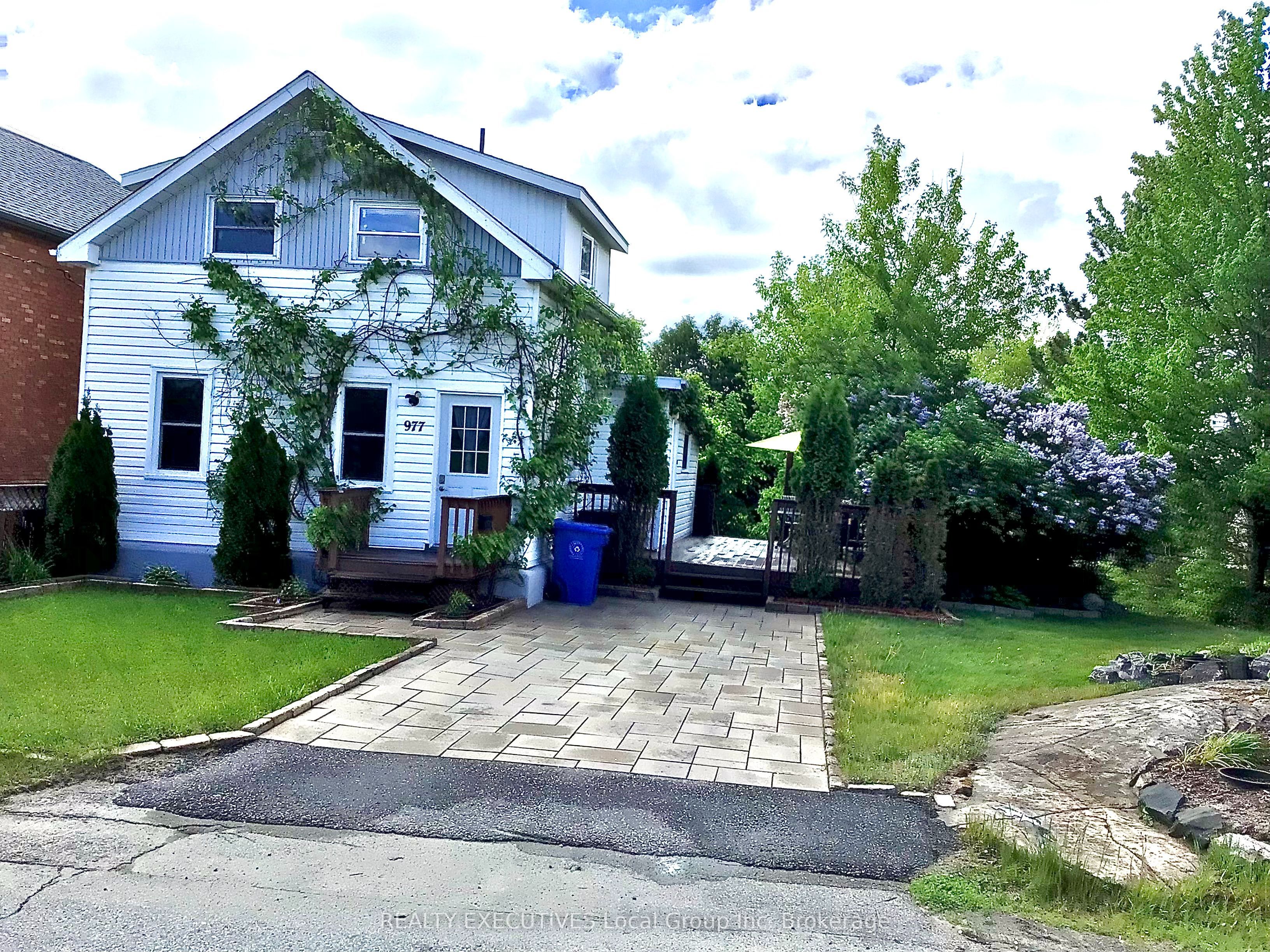 977 Brookes Street, North Bay, ON P1B 2N7 photo 2