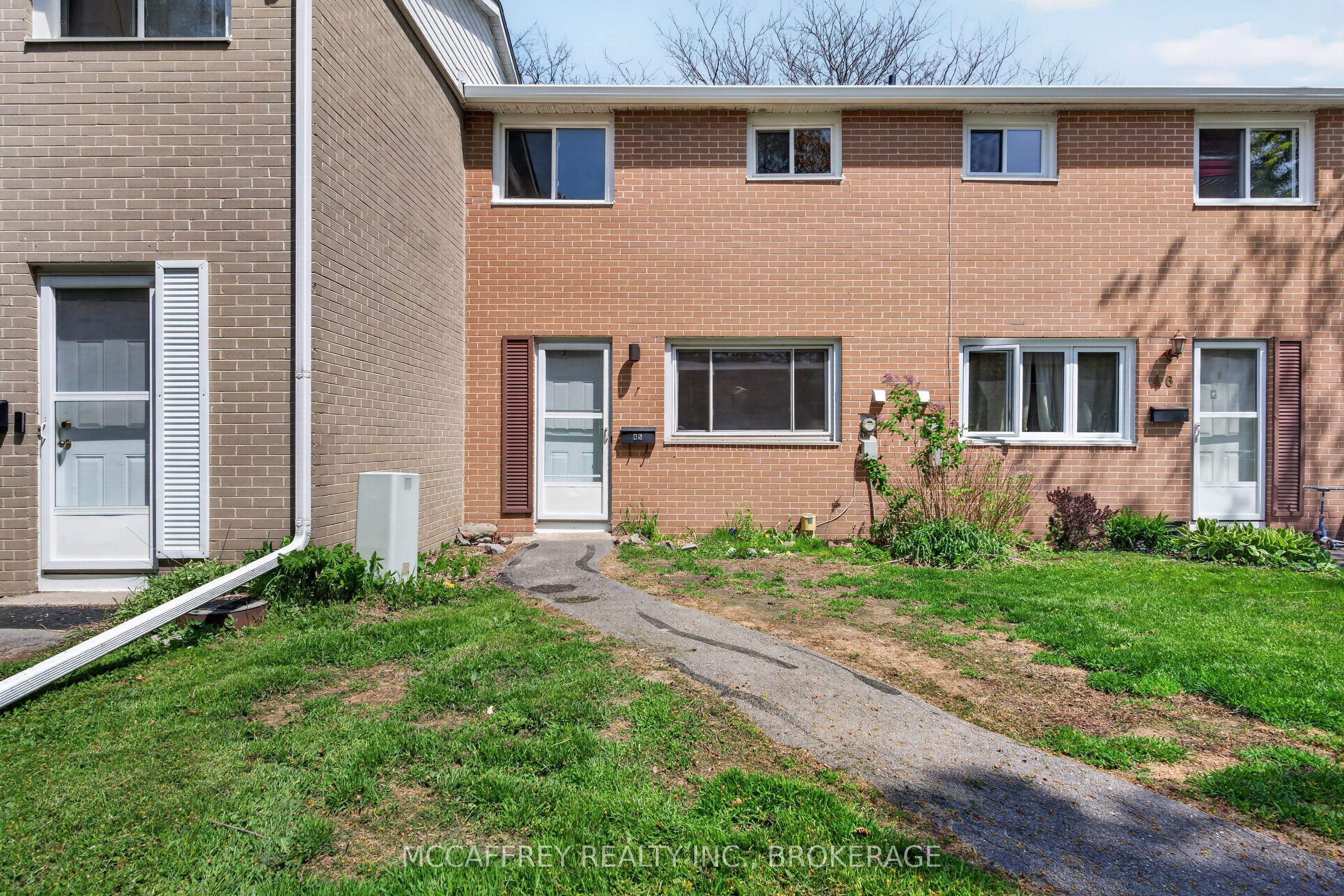 258 Queen Mary Road 45, Kingston, ON K7M 2B2