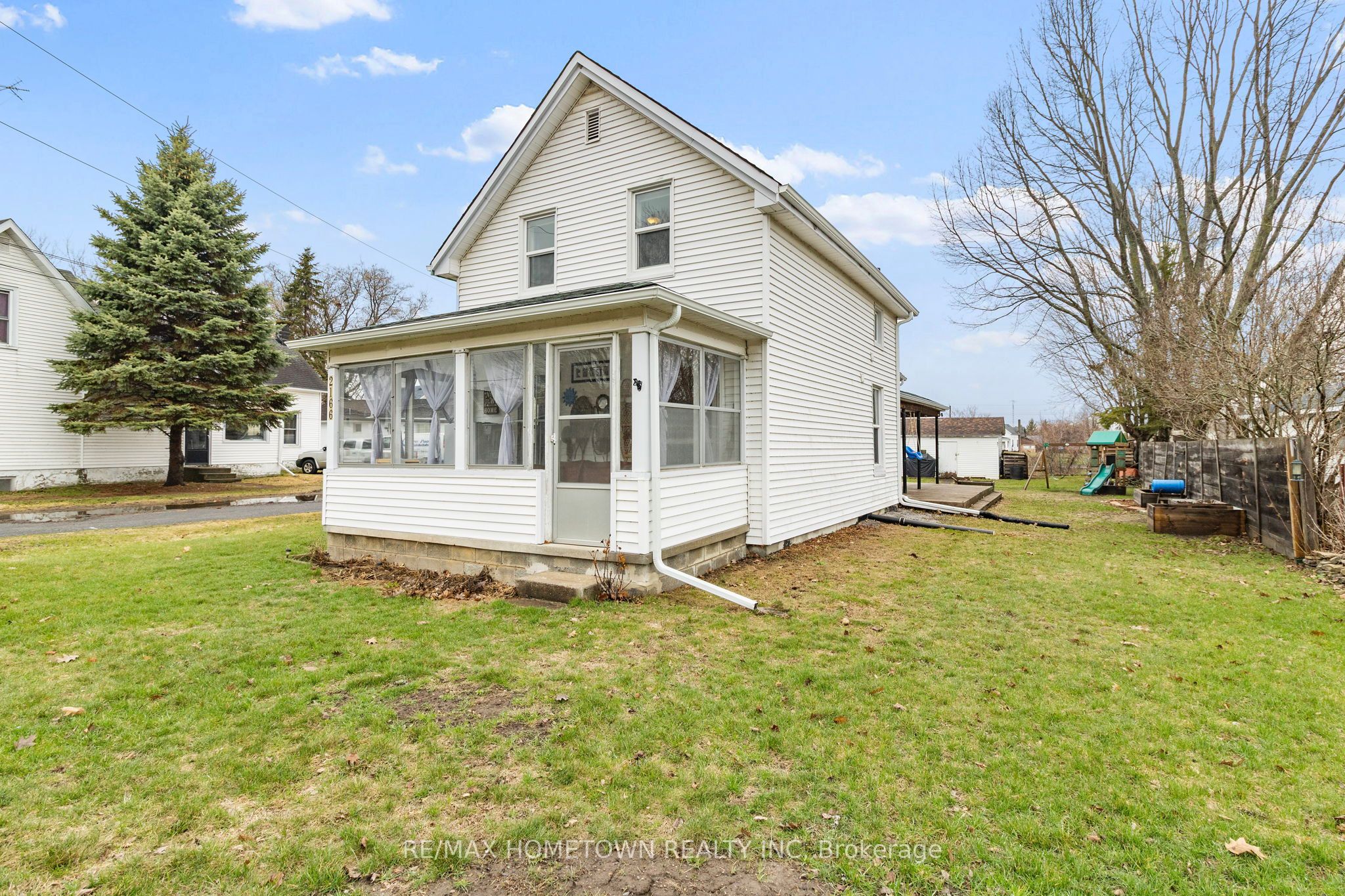 2166 Dundas Street, Edwardsburgh/Cardinal, ON K0E 1E0 photo 2