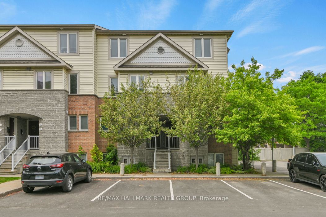 39 Strathaven Private, Cyrville - Carson Grove - Pineview, ON K1J 1K7