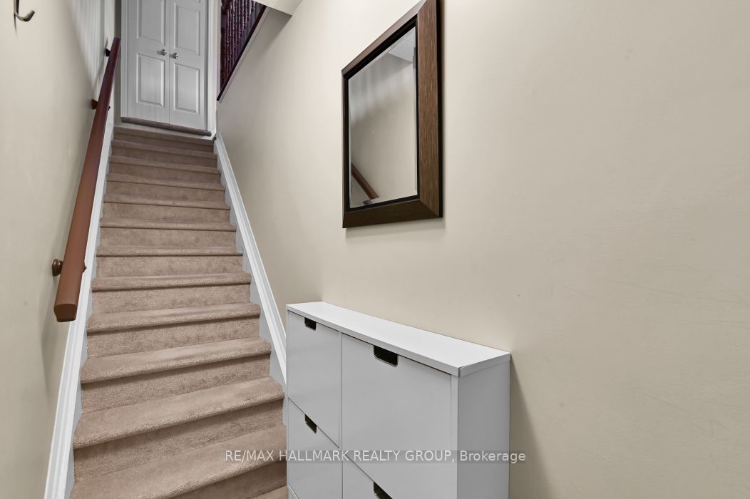 39 Strathaven Private, Cyrville - Carson Grove - Pineview, ON K1J 1K7 photo 4