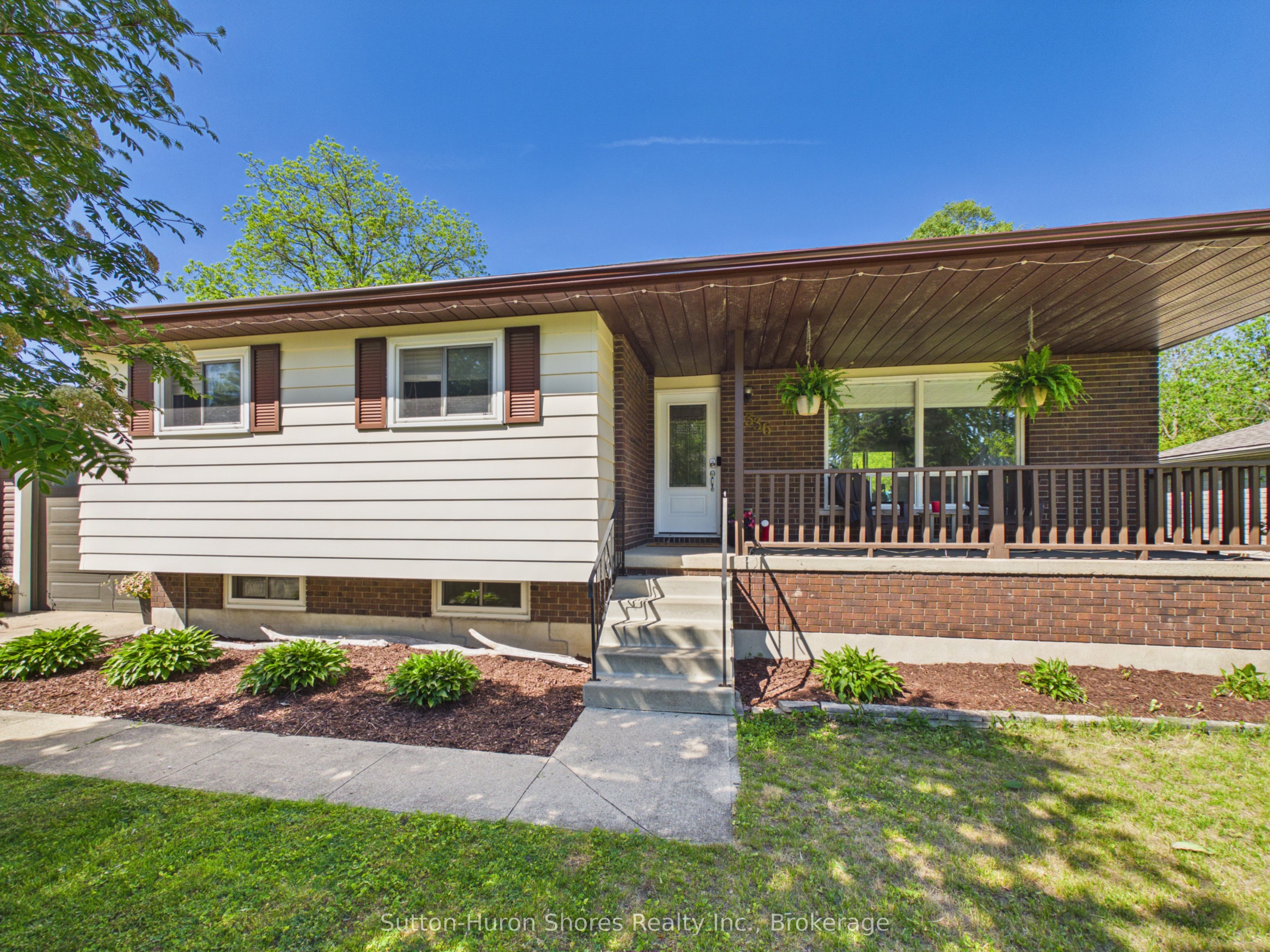 336 Lansdowne Street, Saugeen Shores, ON N0H 2L0 photo 2