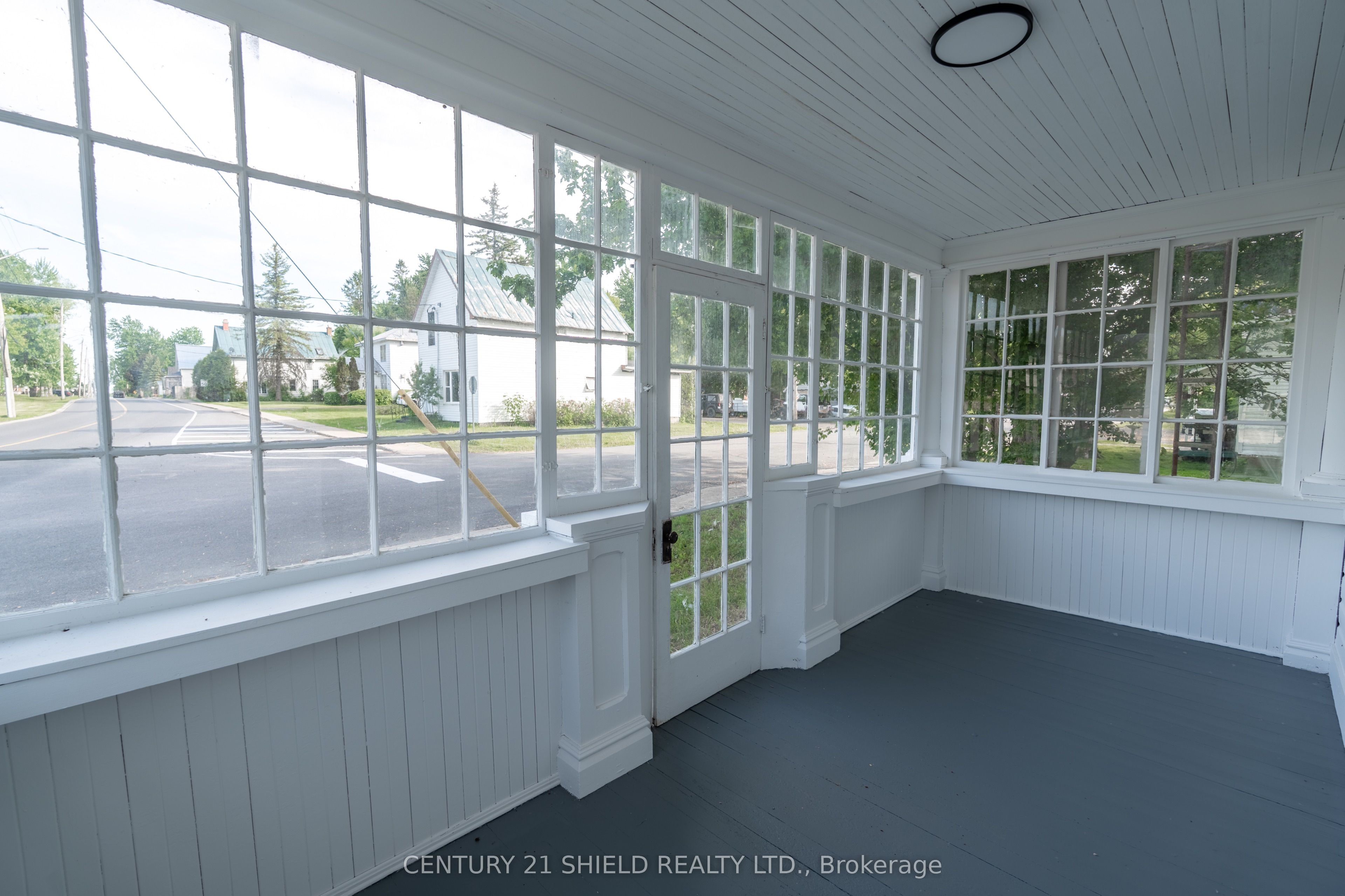18491 Hughie Munro Street, North Glengarry, ON K0C 1B0 photo 2