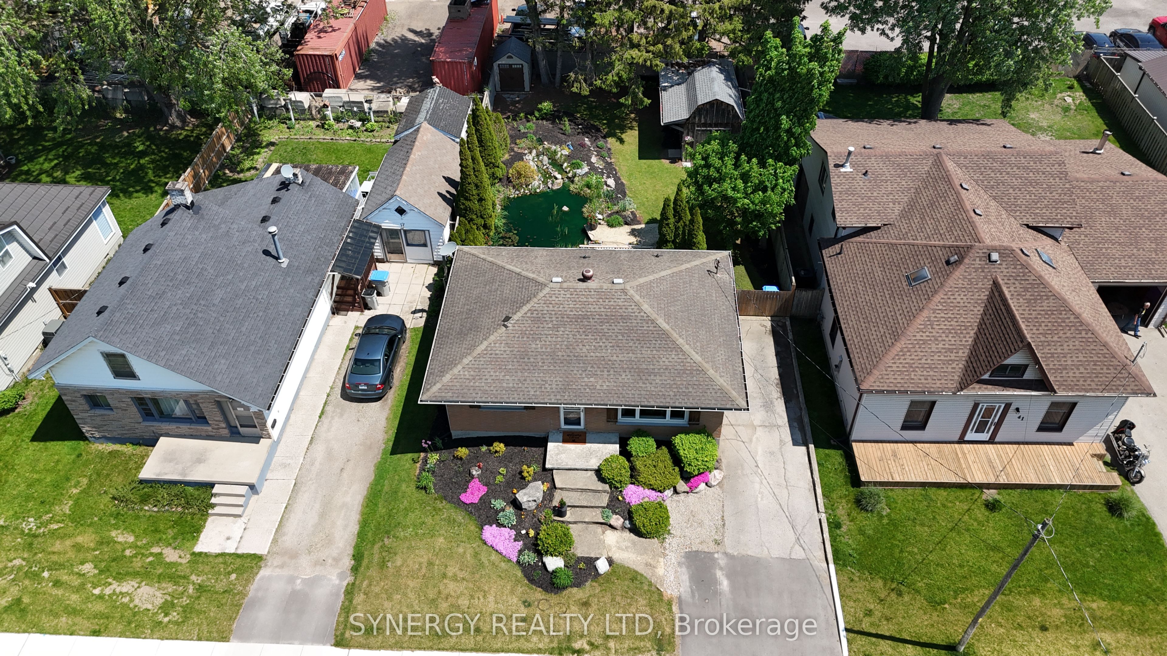 35 Queen Street, Strathroy-Caradoc, ON N7G 2H5 photo 5