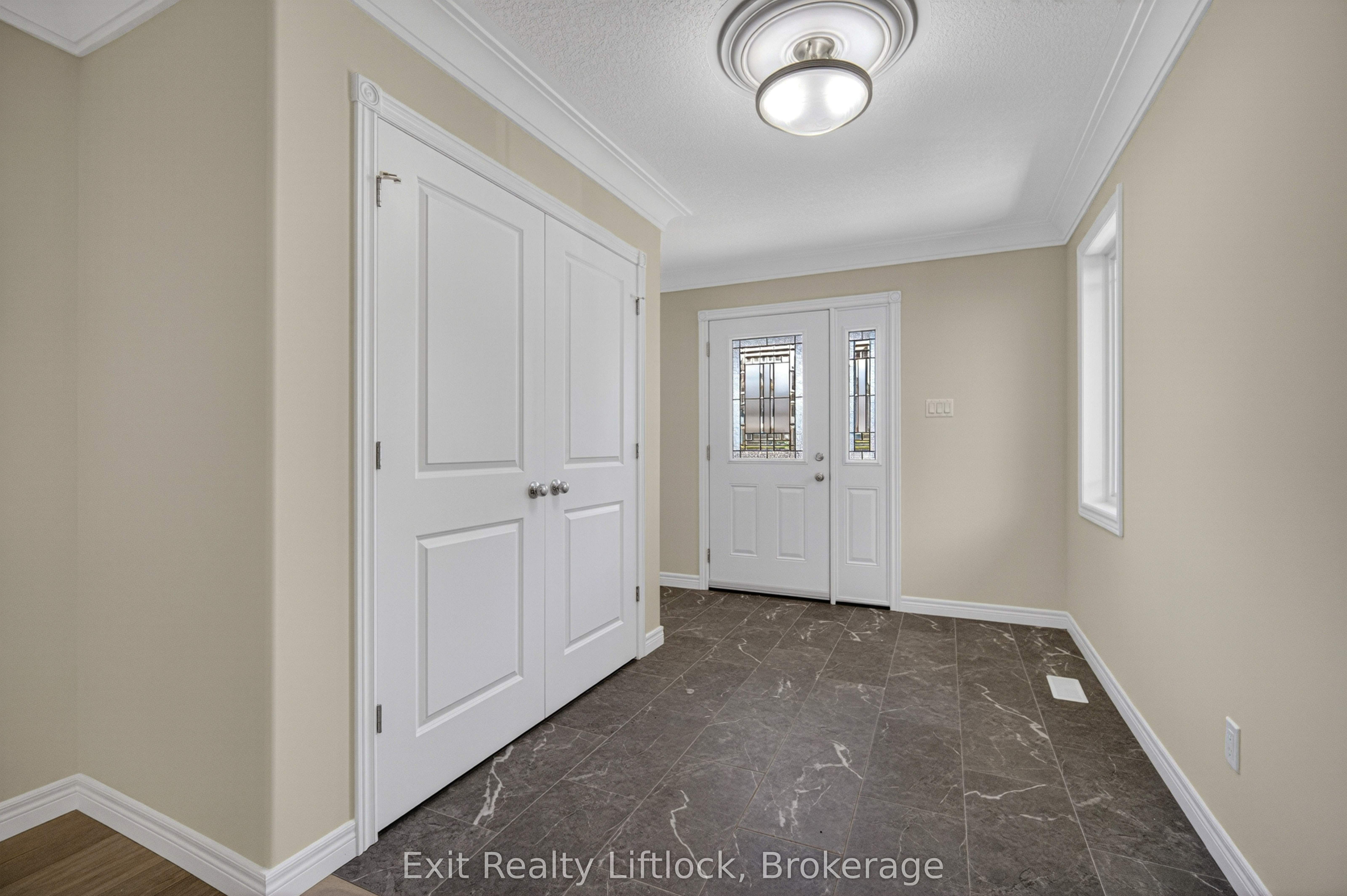 242 O'Neil Street, Peterborough, ON K9K 0H5 photo 3