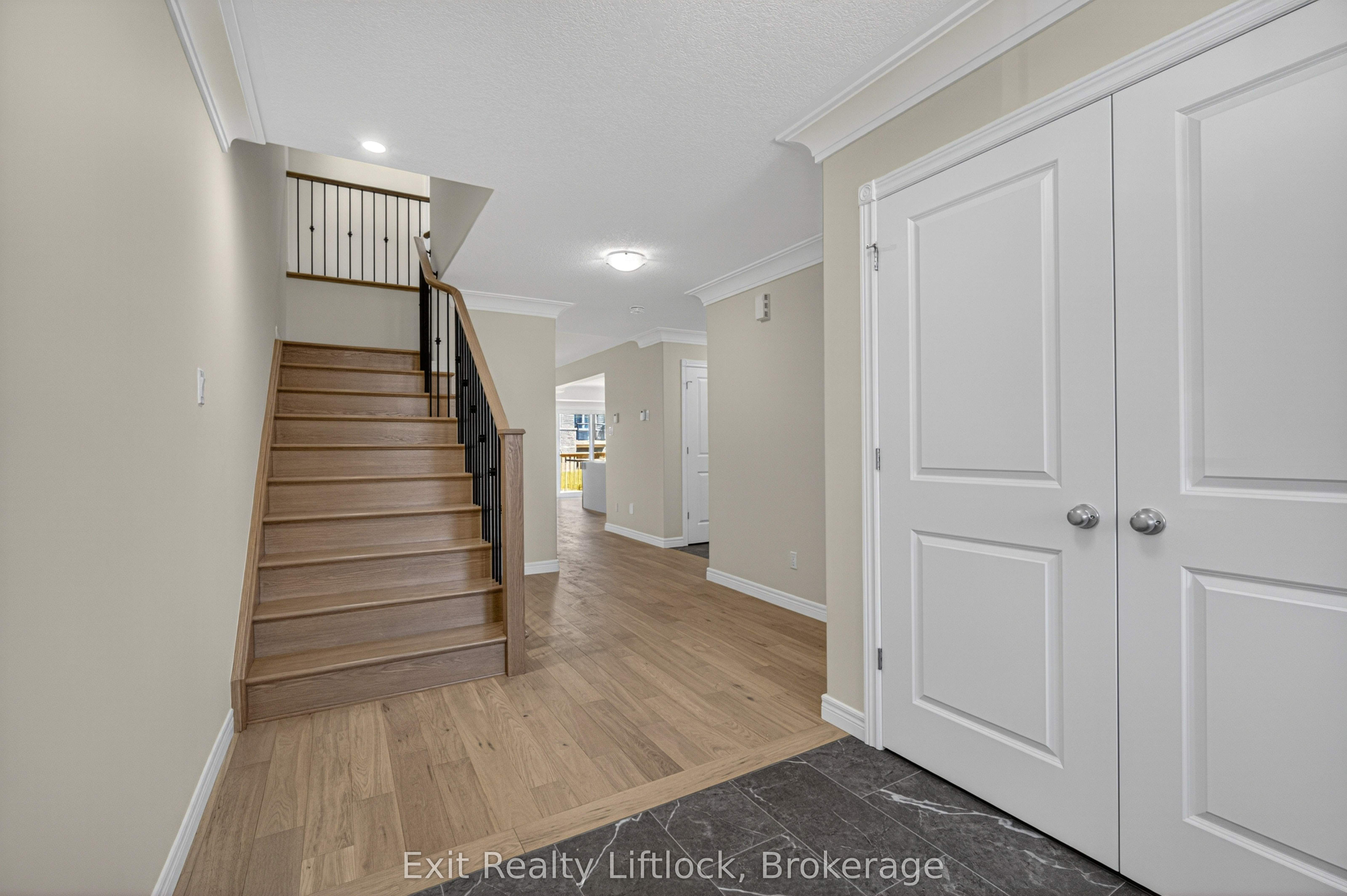 242 O'Neil Street, Peterborough, ON K9K 0H5 photo 4