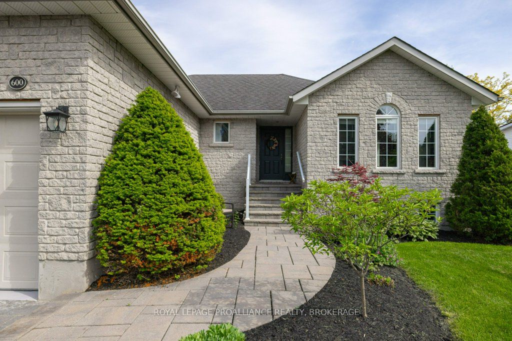 600 Shiloh Avenue, Kingston, ON K7M 8V9 photo 2