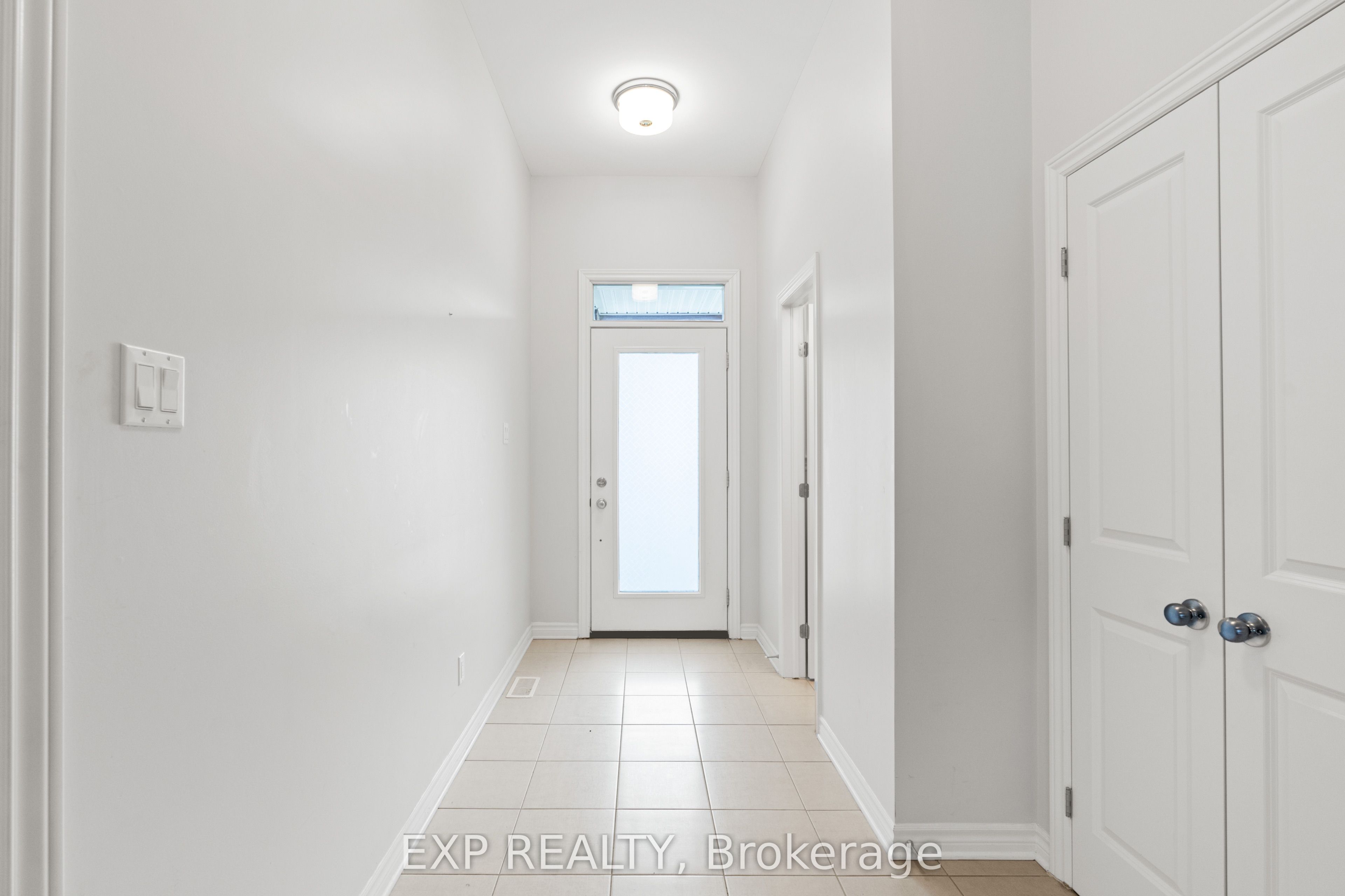 163 Angelonia Crescent, Blossom Park - Airport and Area, ON K1T 3V9 photo 4