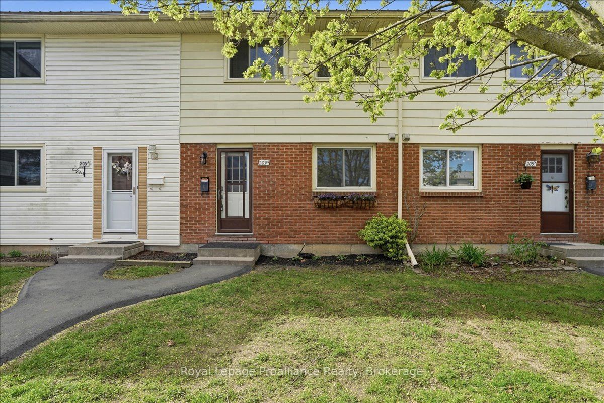 209 North Park Street G, Belleville, ON K8P 4T9 photo 2