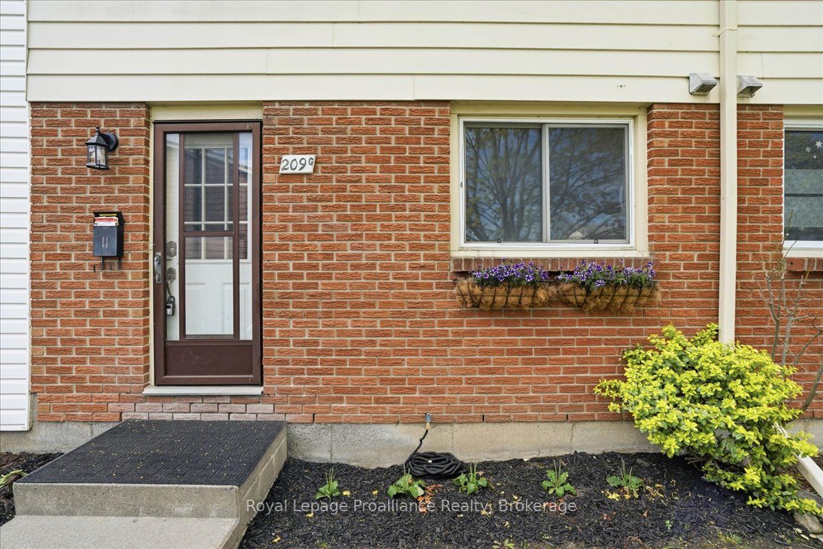209 North Park Street G, Belleville, ON K8P 4T9 photo 3