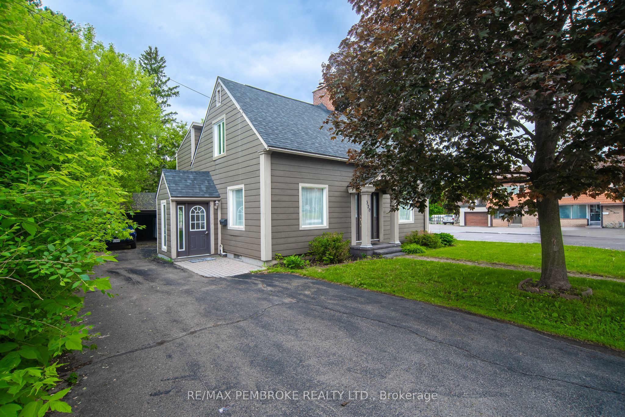 320 Mackay Street, Pembroke, ON K8A 1C7