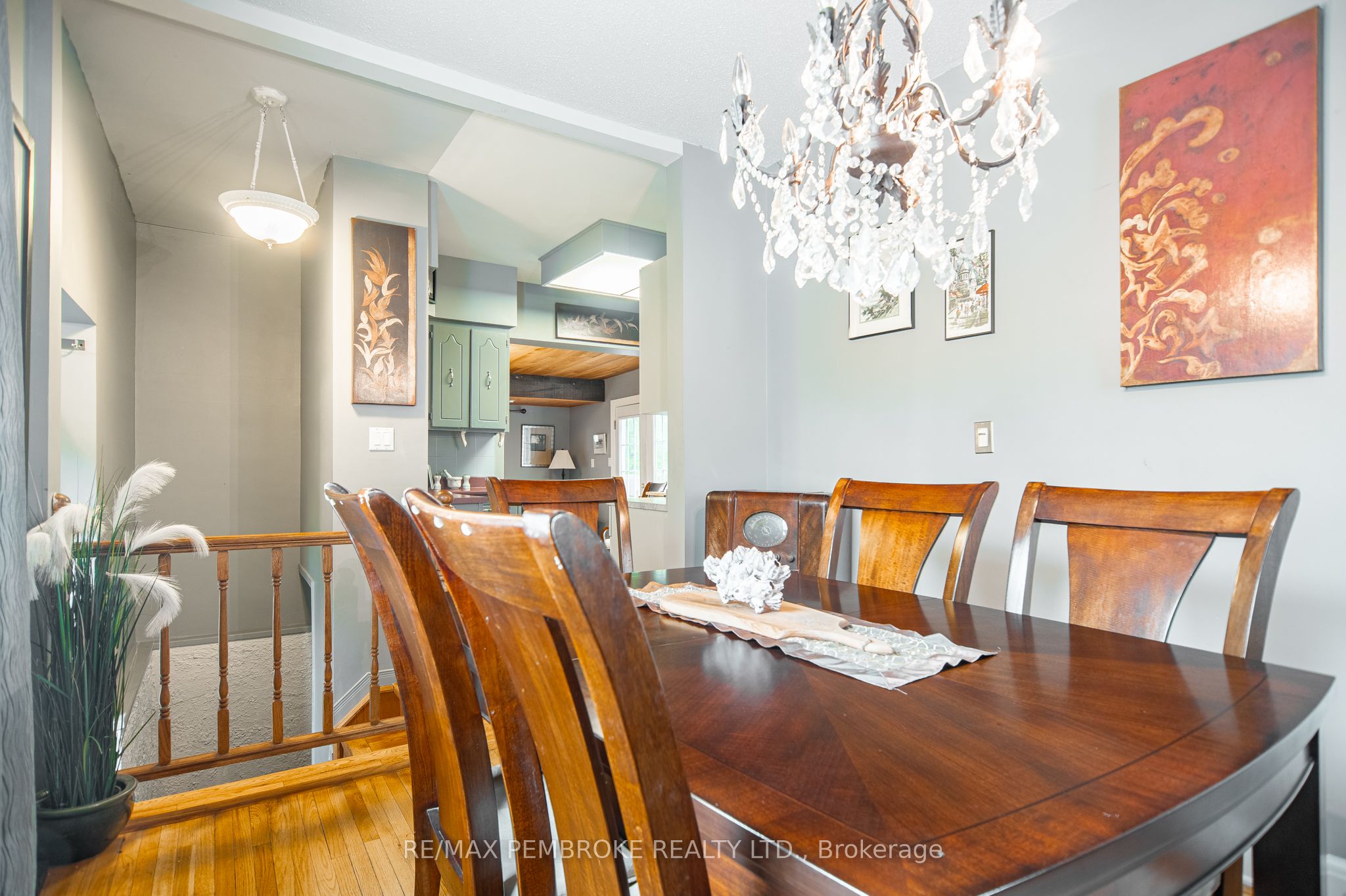 320 Mackay Street, Pembroke, ON K8A 1C7 photo 4