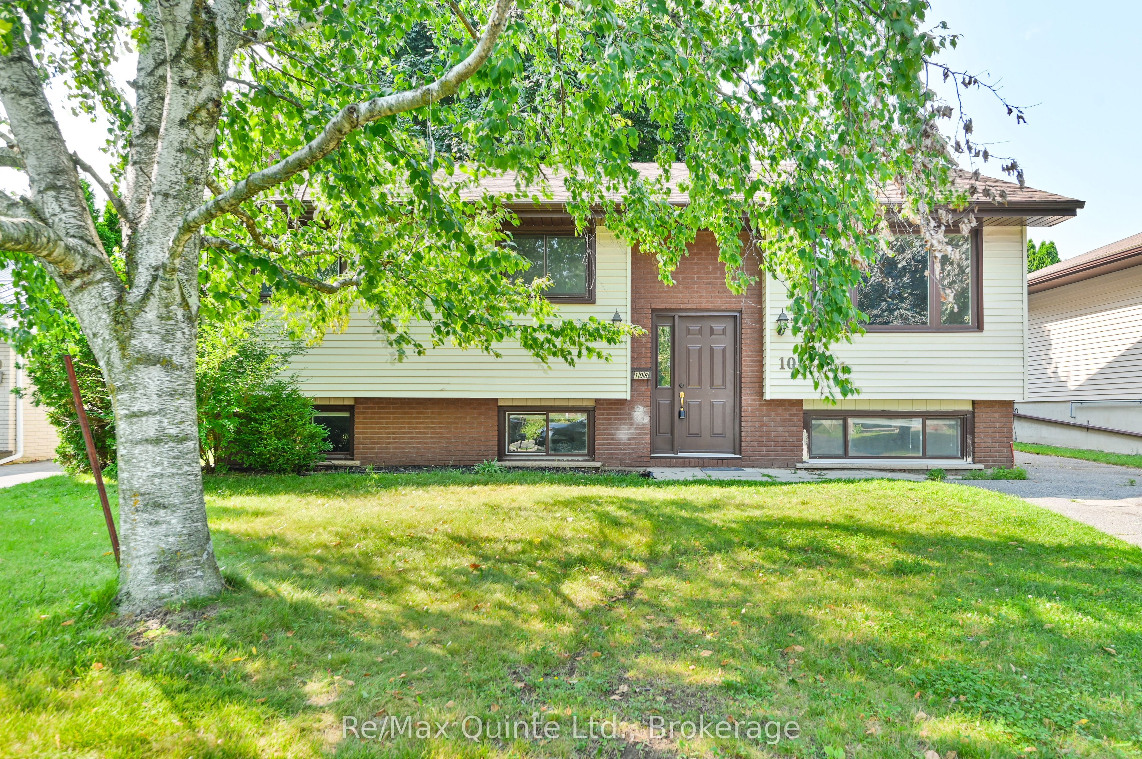 108 Nicholas Street, Quinte West, ON K8V 6B2 photo 2