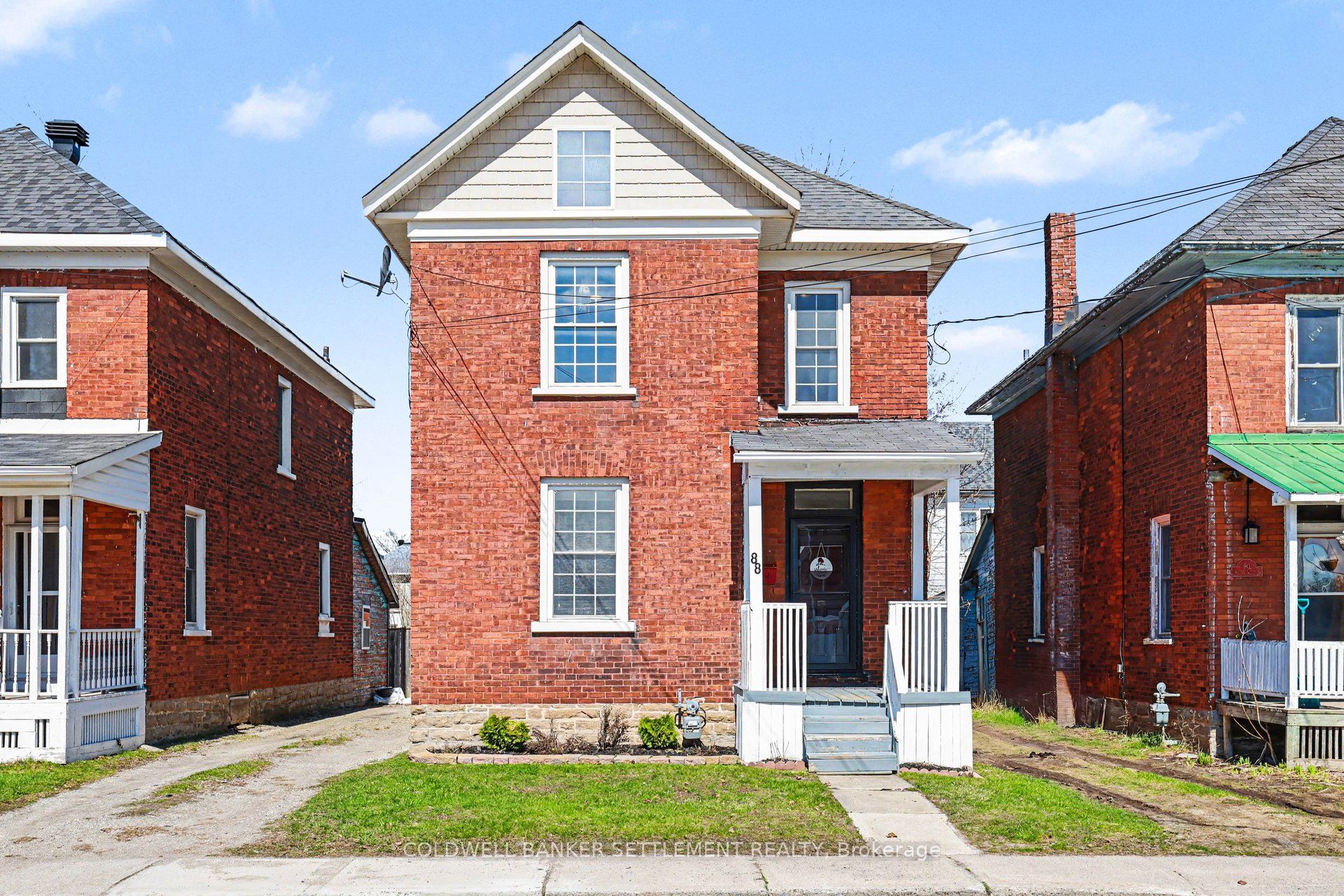 88 Russell Street E, Smiths Falls, ON K7A 1G7