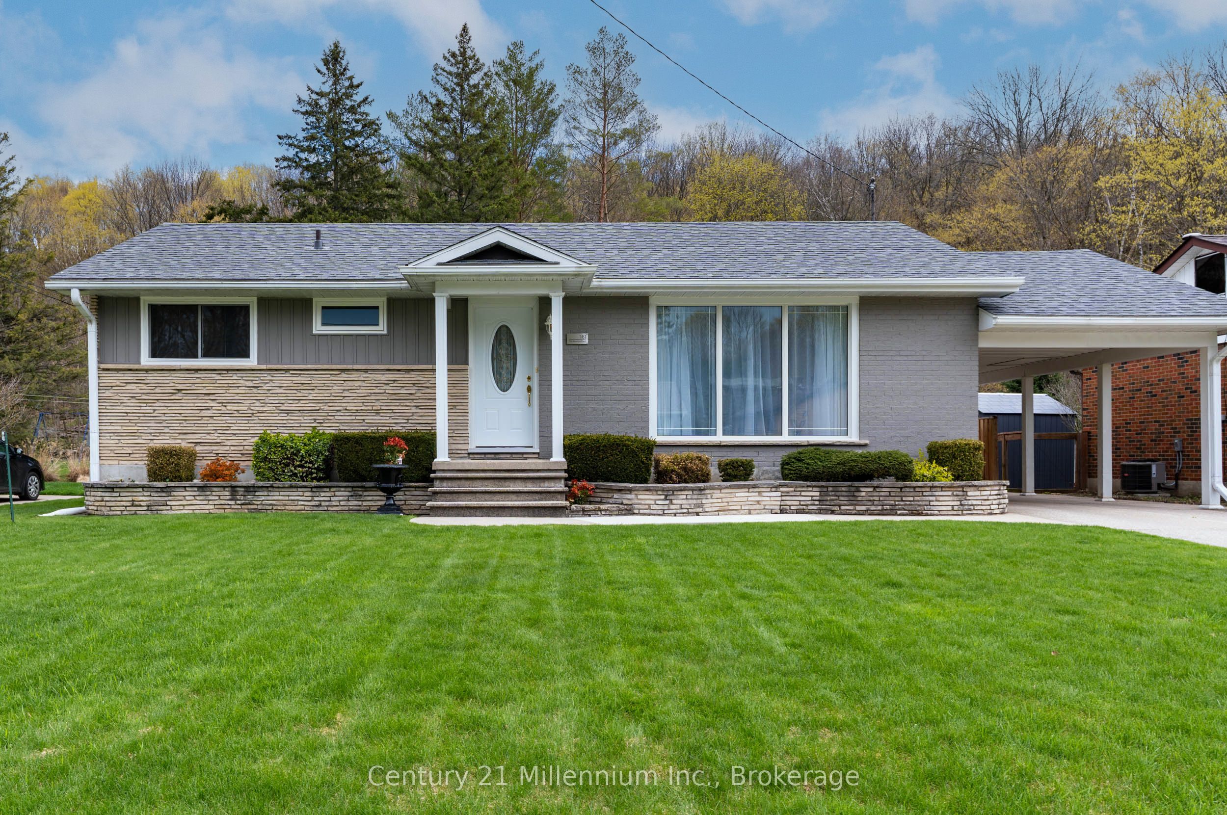 181 7th Avenue E, Owen Sound, ON N4K 2W8 photo 2