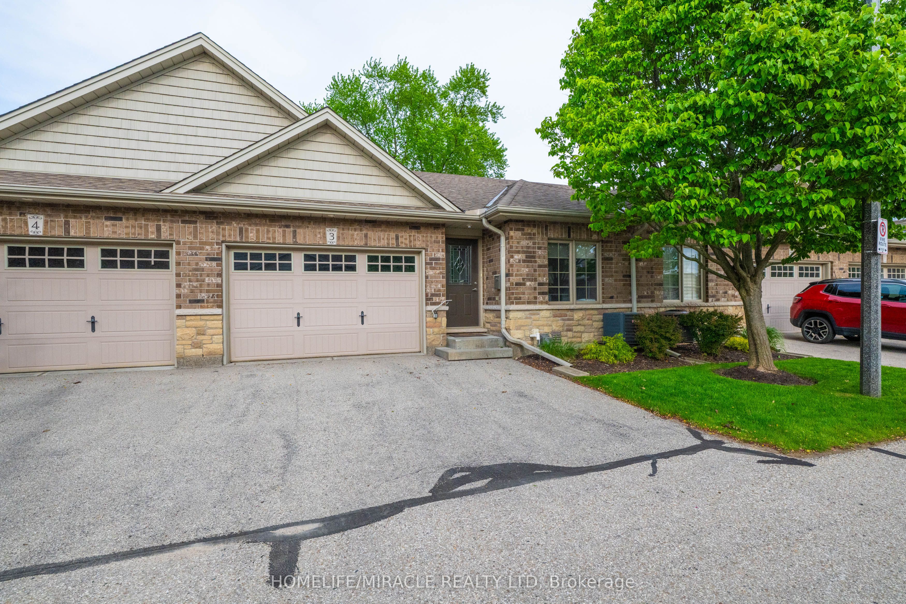560 Grey Street 3, Brantford, ON N3S 0C4