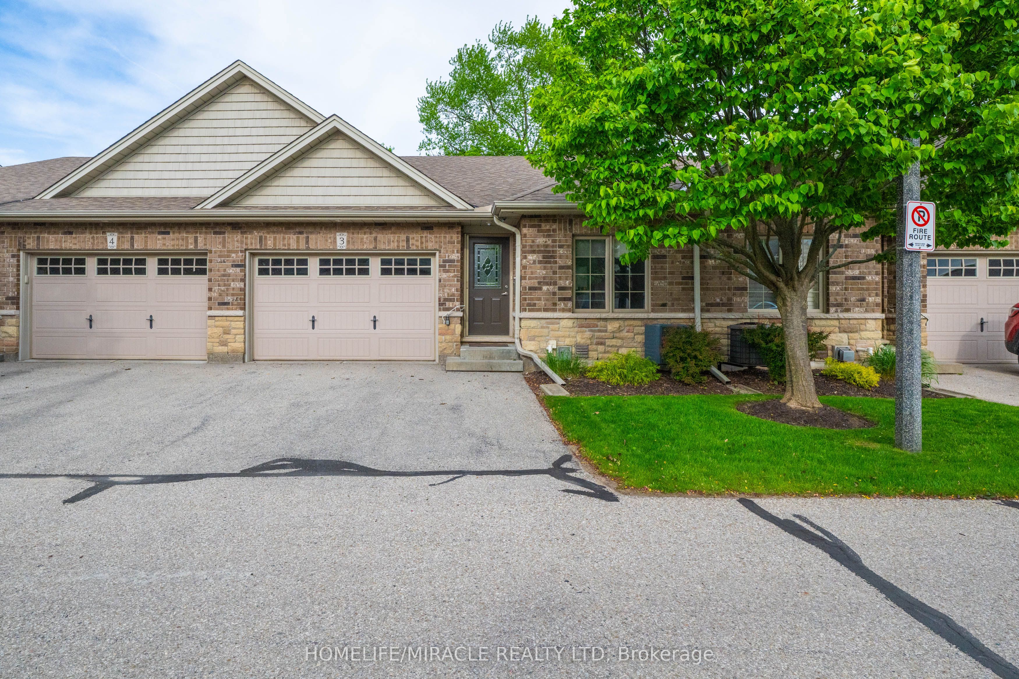560 Grey Street 3, Brantford, ON N3S 0C4 photo 2