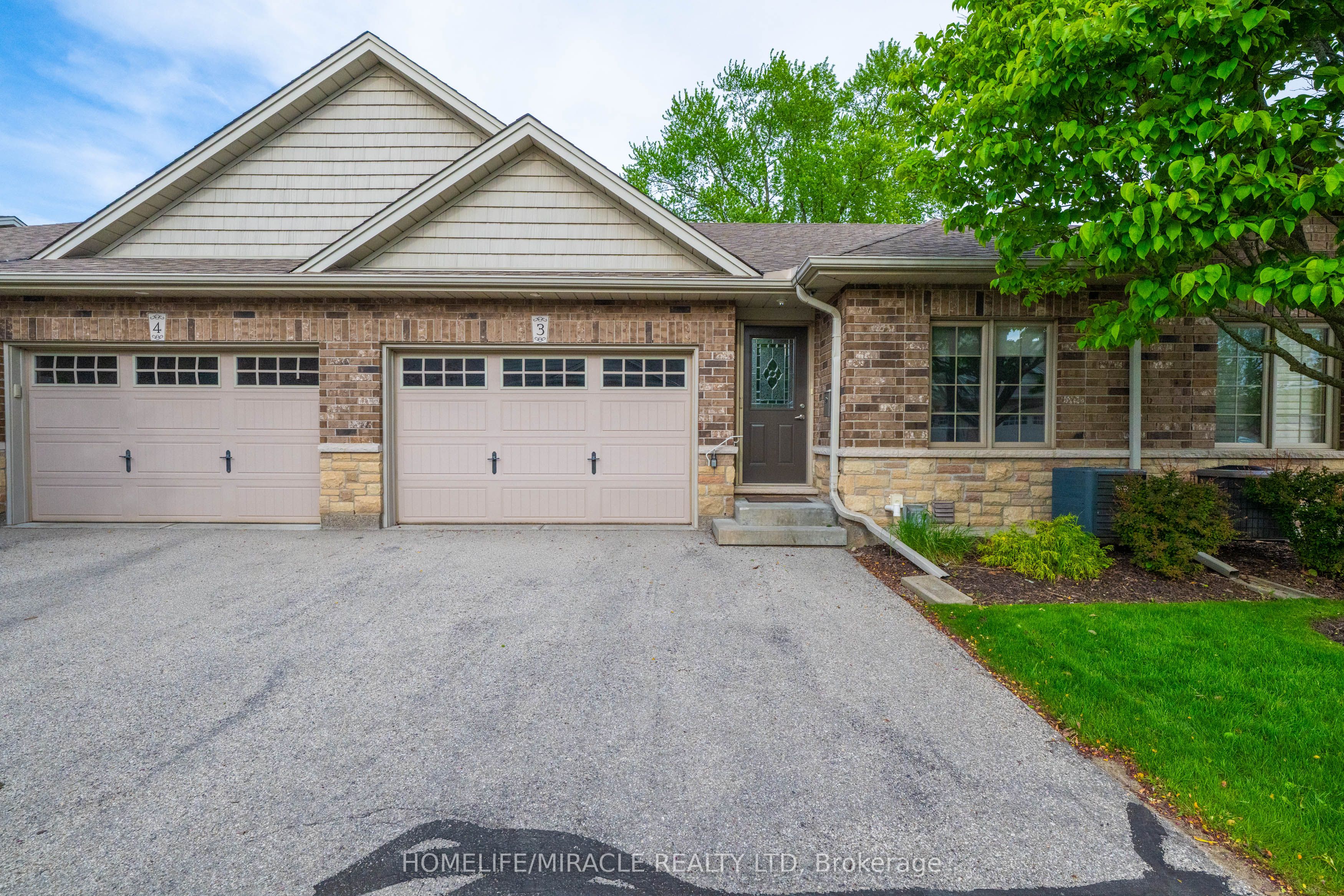 560 Grey Street 3, Brantford, ON N3S 0C4 photo 3