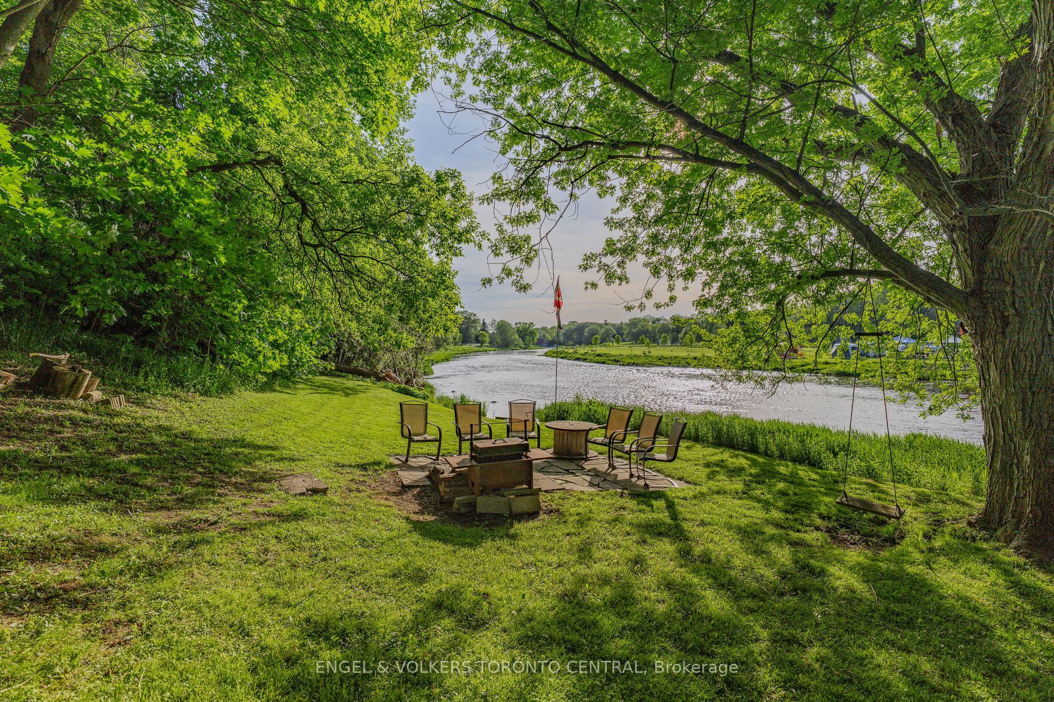 1135 Rivers Edge Drive, Woolwich, ON N0B 2V0 photo 4