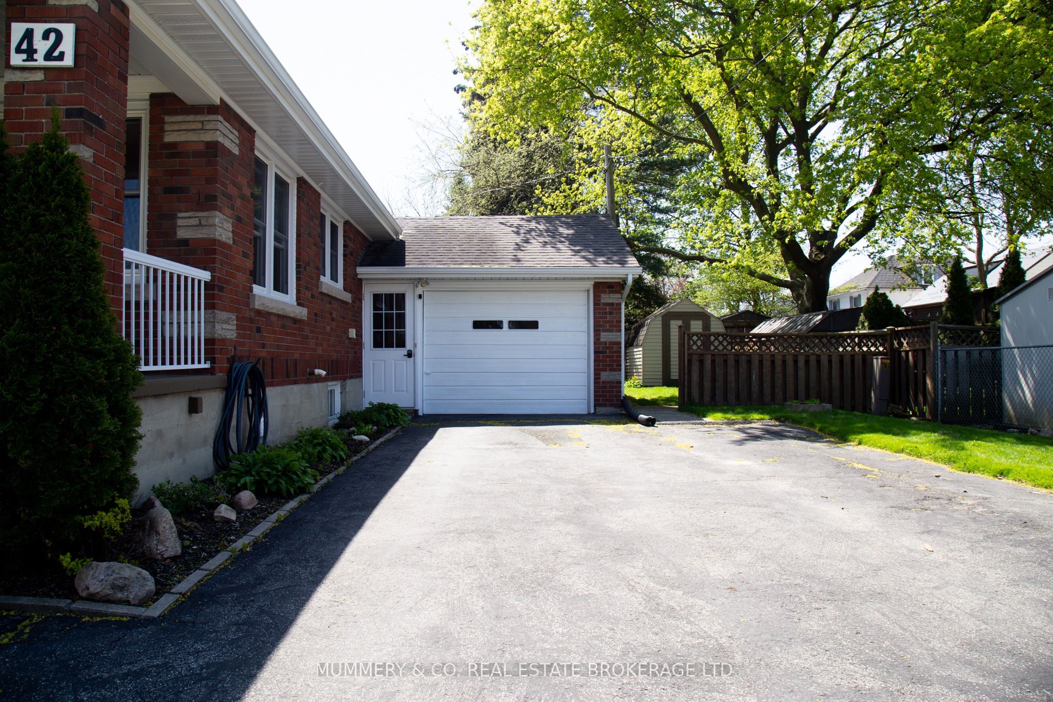 42 Hawthorne Avenue, Norfolk, ON N3Y 2L9 photo 2