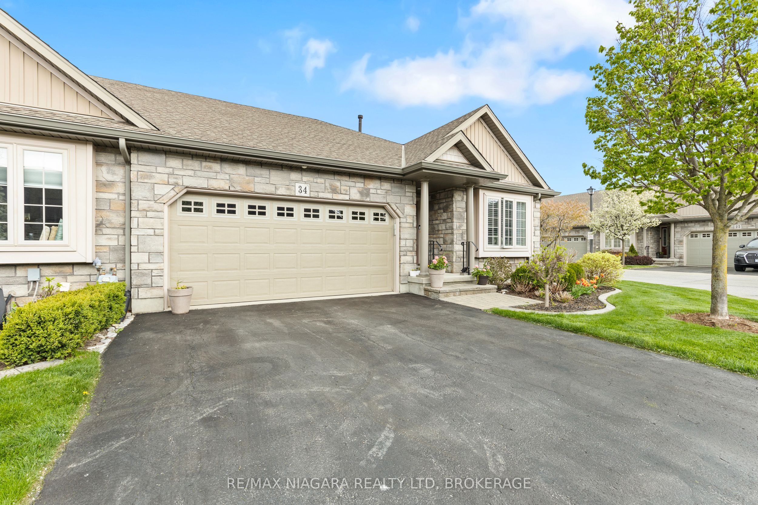 34 Rose Glen Crescent, Niagara-on-the-Lake, ON L0S 1T0 photo 3