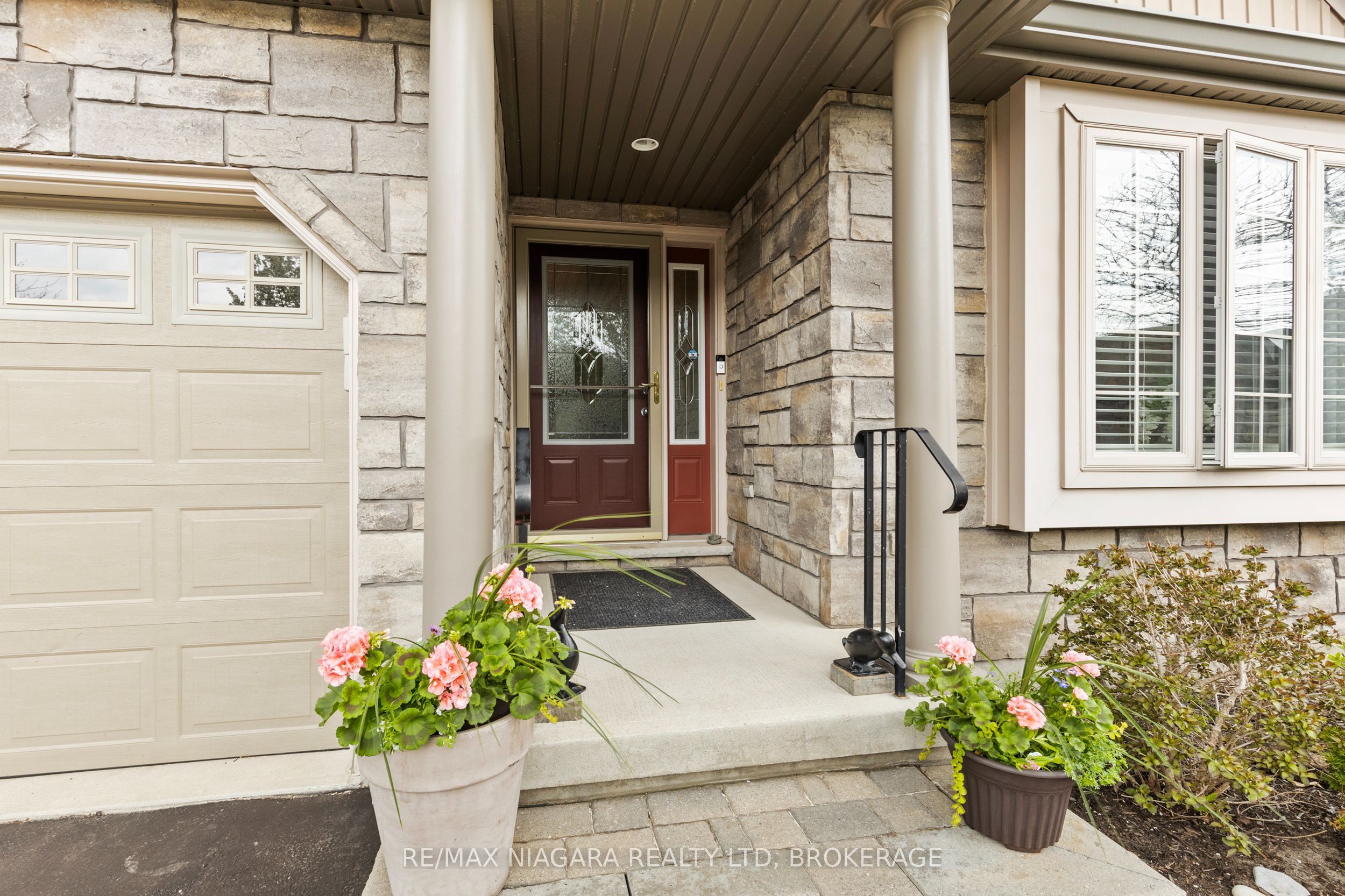 34 Rose Glen Crescent, Niagara-on-the-Lake, ON L0S 1T0 photo 4
