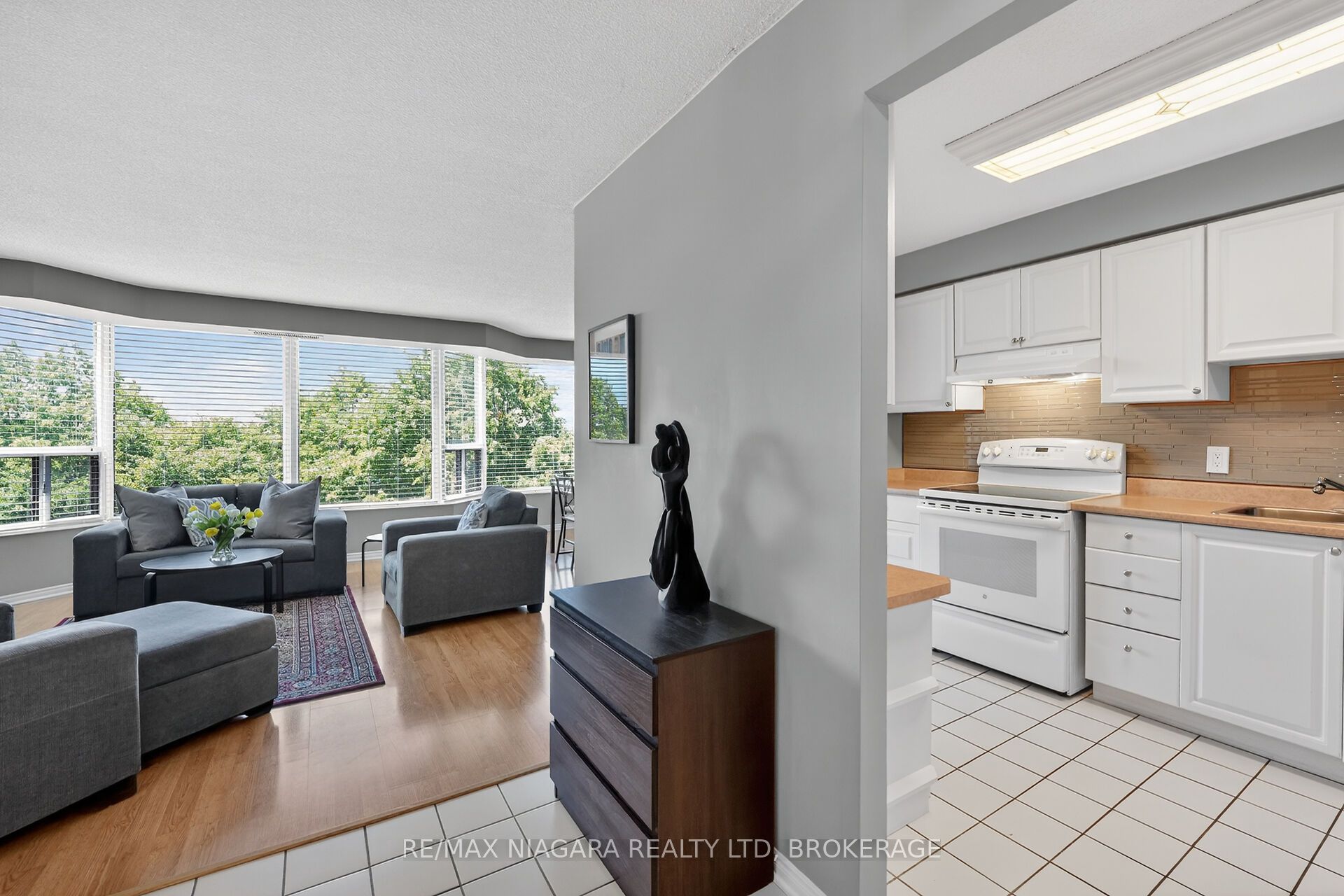 81 Scott Street 607, St. Catharines, ON L2N 7L5 photo 4