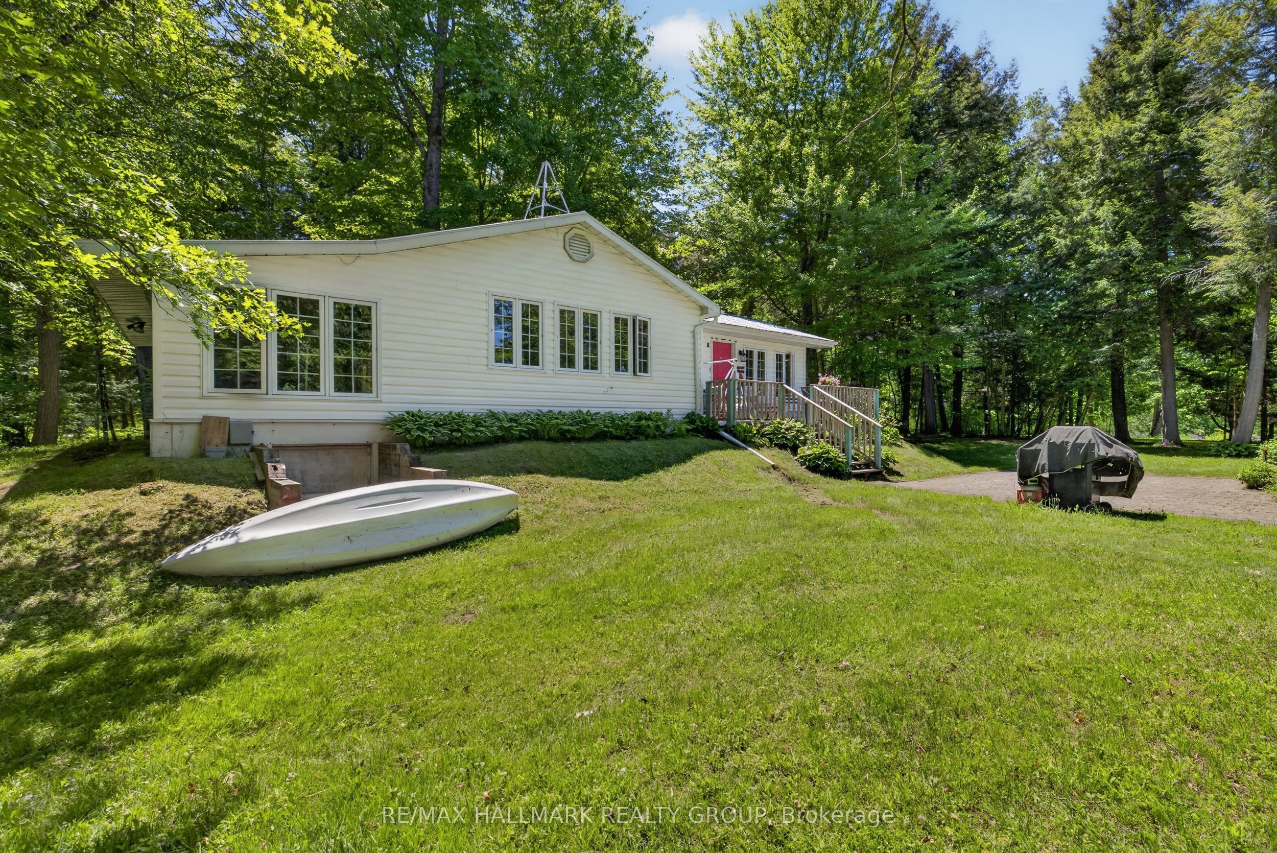 2432 Bathurst 2nd Concession, Tay Valley, ON K7H 3C9 photo 3