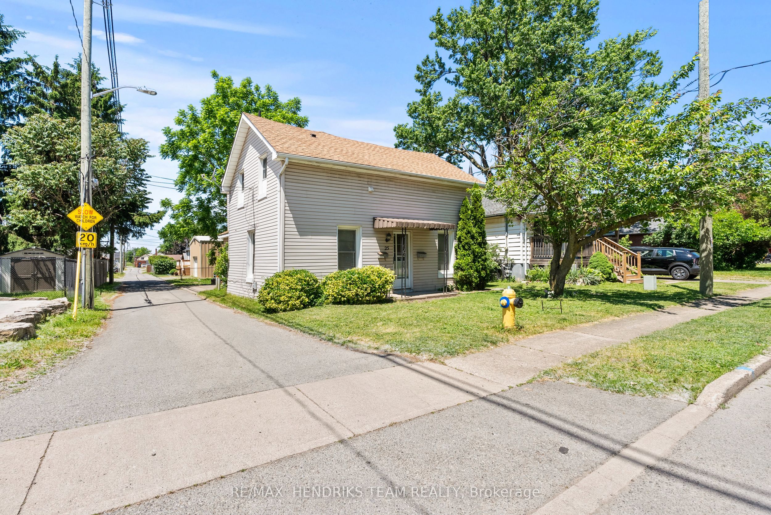 25 Bessey Street, St. Catharines, ON L2T 1L9 photo 2
