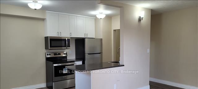 416 E 42nd Street 101, Hamilton, ON L8T 3A9 photo 3