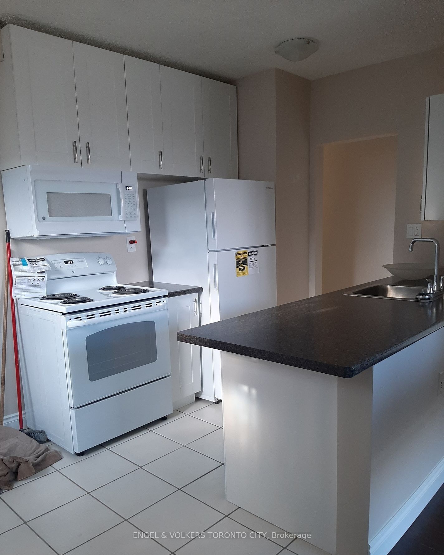 416 E 42nd Street 101, Hamilton, ON L8T 3A9 photo 4