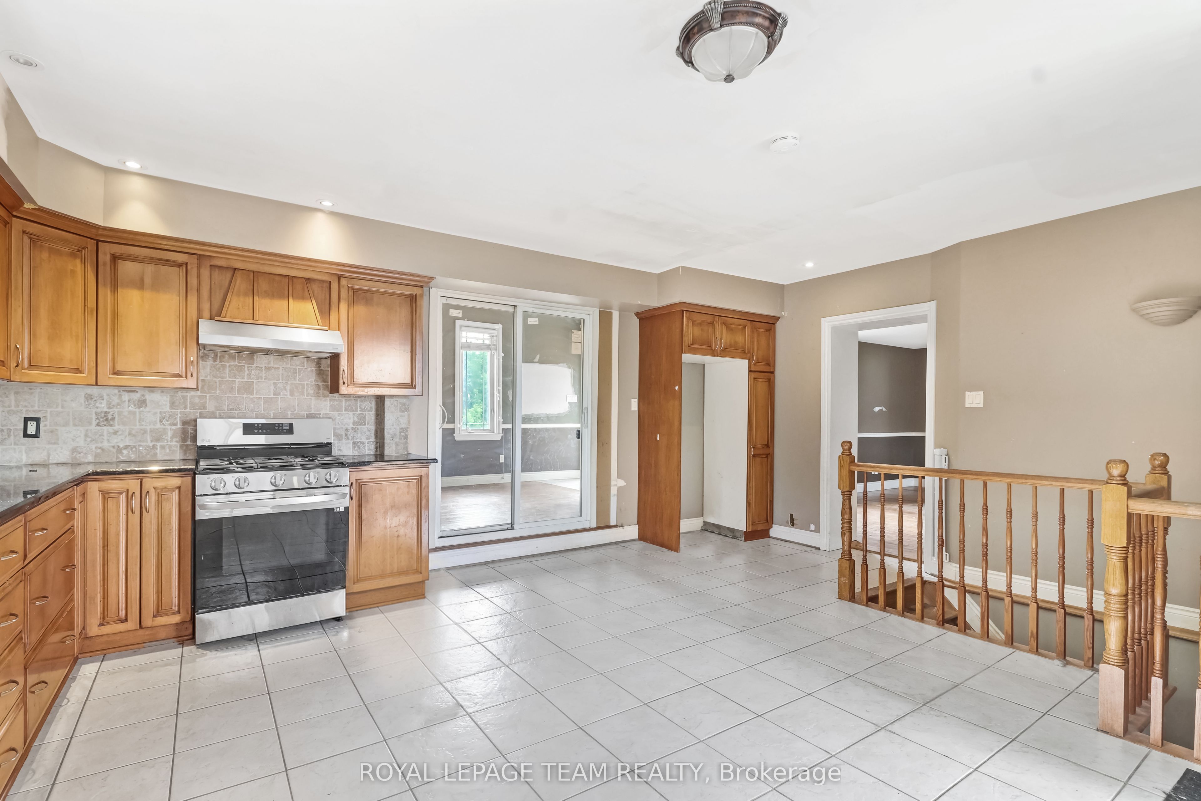 5742 Bank Street, Greely - Metcalfe - Osgoode - Vernon and Area, ON K4P 1C3 photo 4