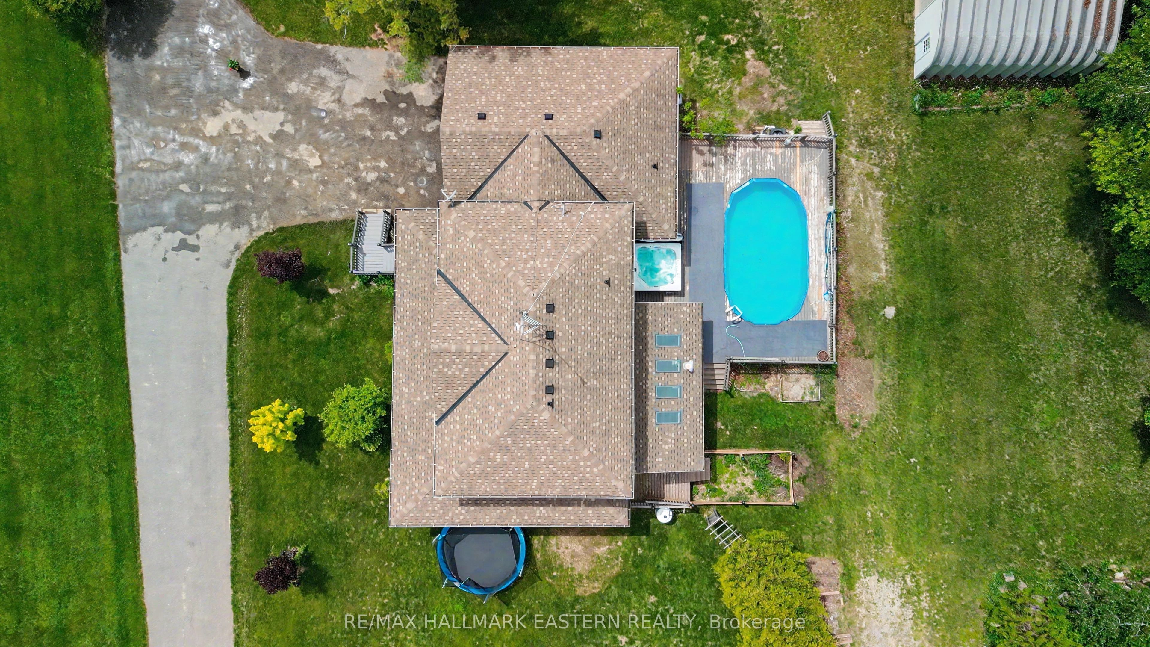 4038 Spring Road, Hamilton Township, ON L1A 3V6 photo 2
