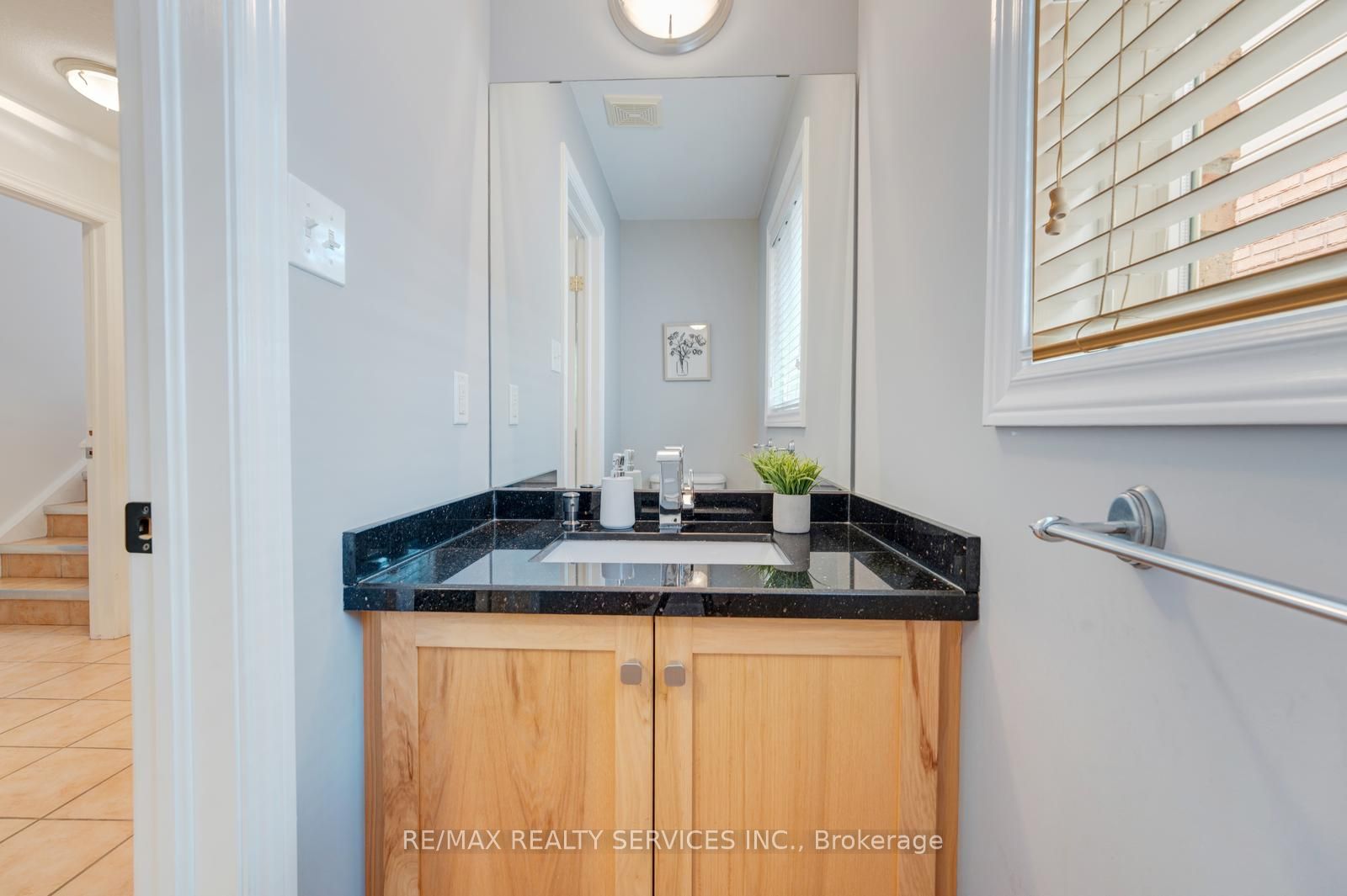 444 Lausanne Crescent, Waterloo, ON N2T 2X4 photo 4