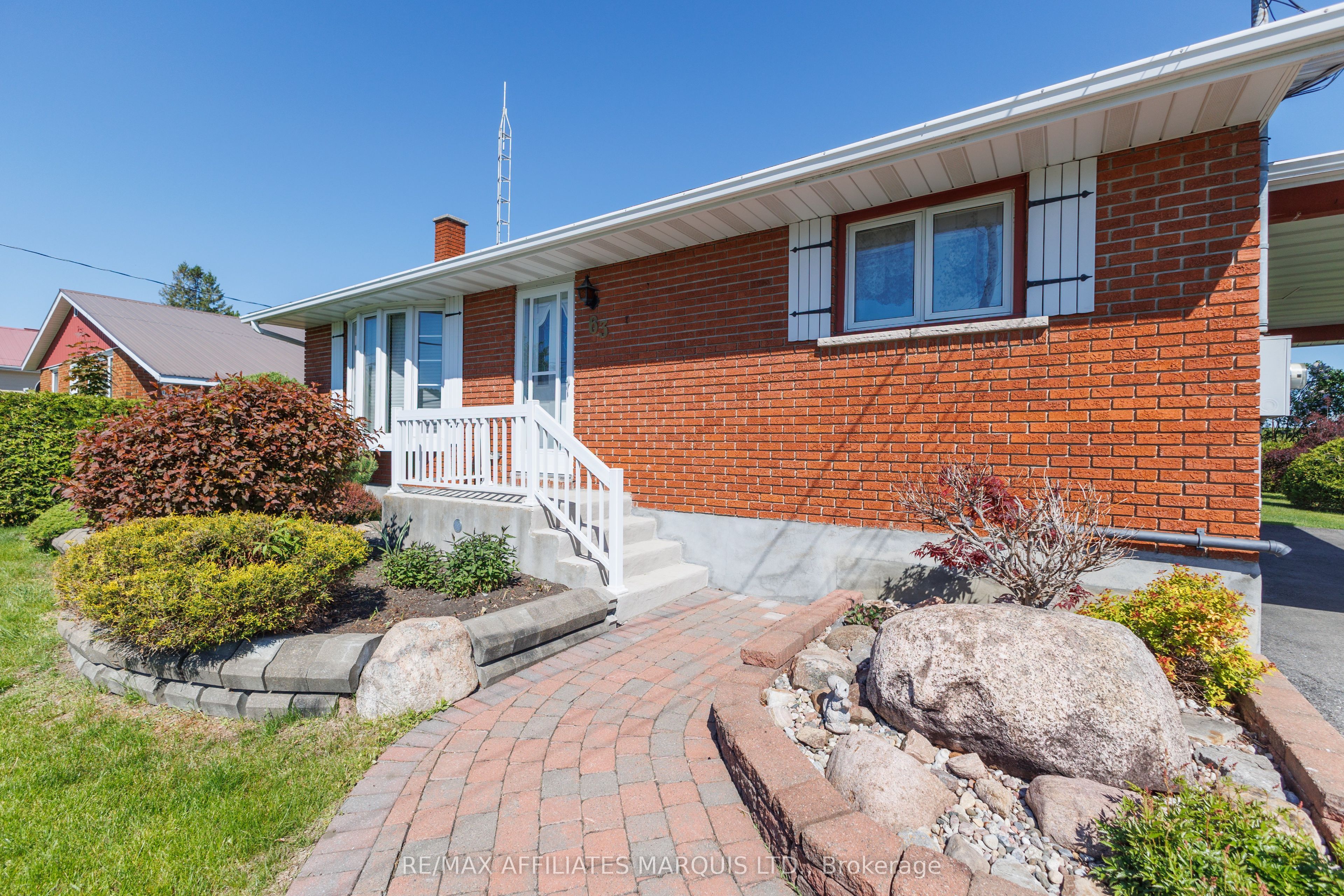 63 Kincardine Street W, North Glengarry, ON K0C 1A0 photo 3