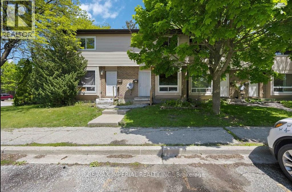 42 Hampton Avenue 301, Sarnia, ON N7S 4Z2 photo 2