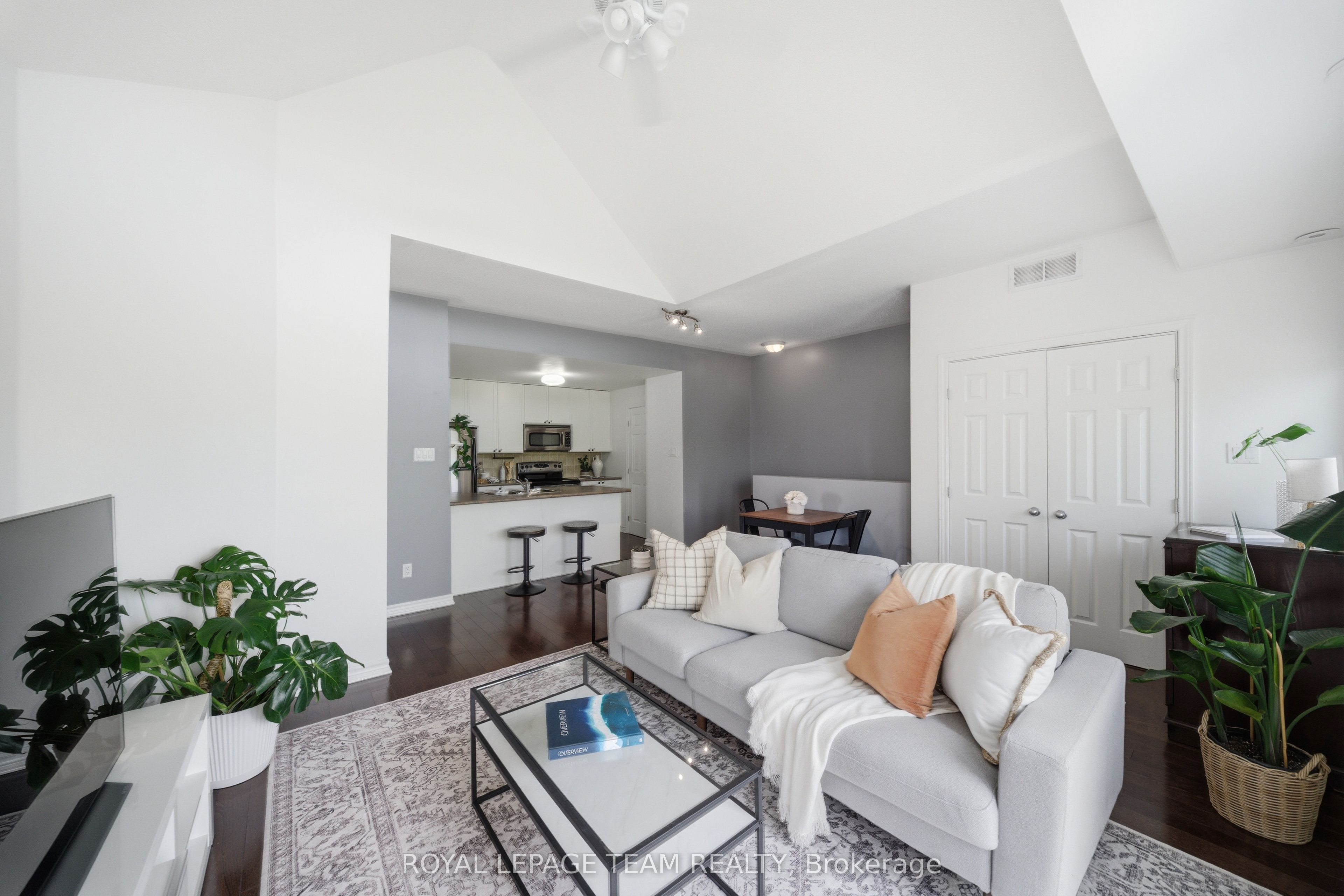 165 Waterbridge Drive 9, Barrhaven, ON K2G 7G3 photo 5