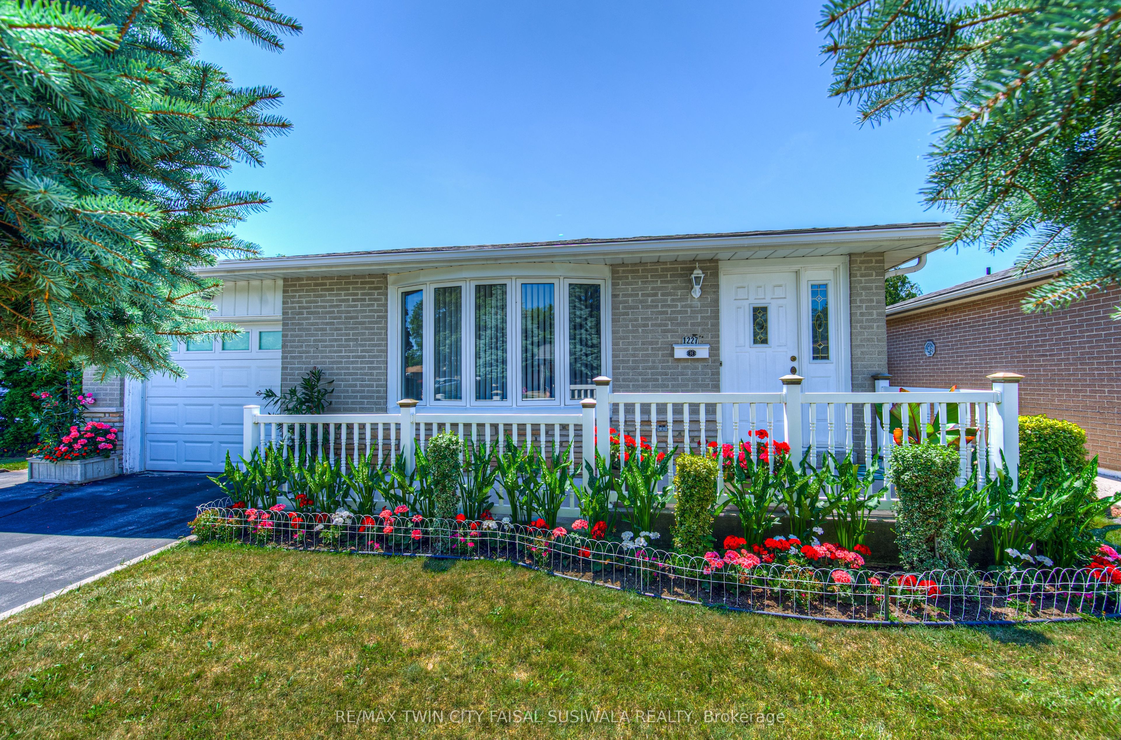 1227 Valentine Drive, Cambridge, ON N3H 2P1 photo 2